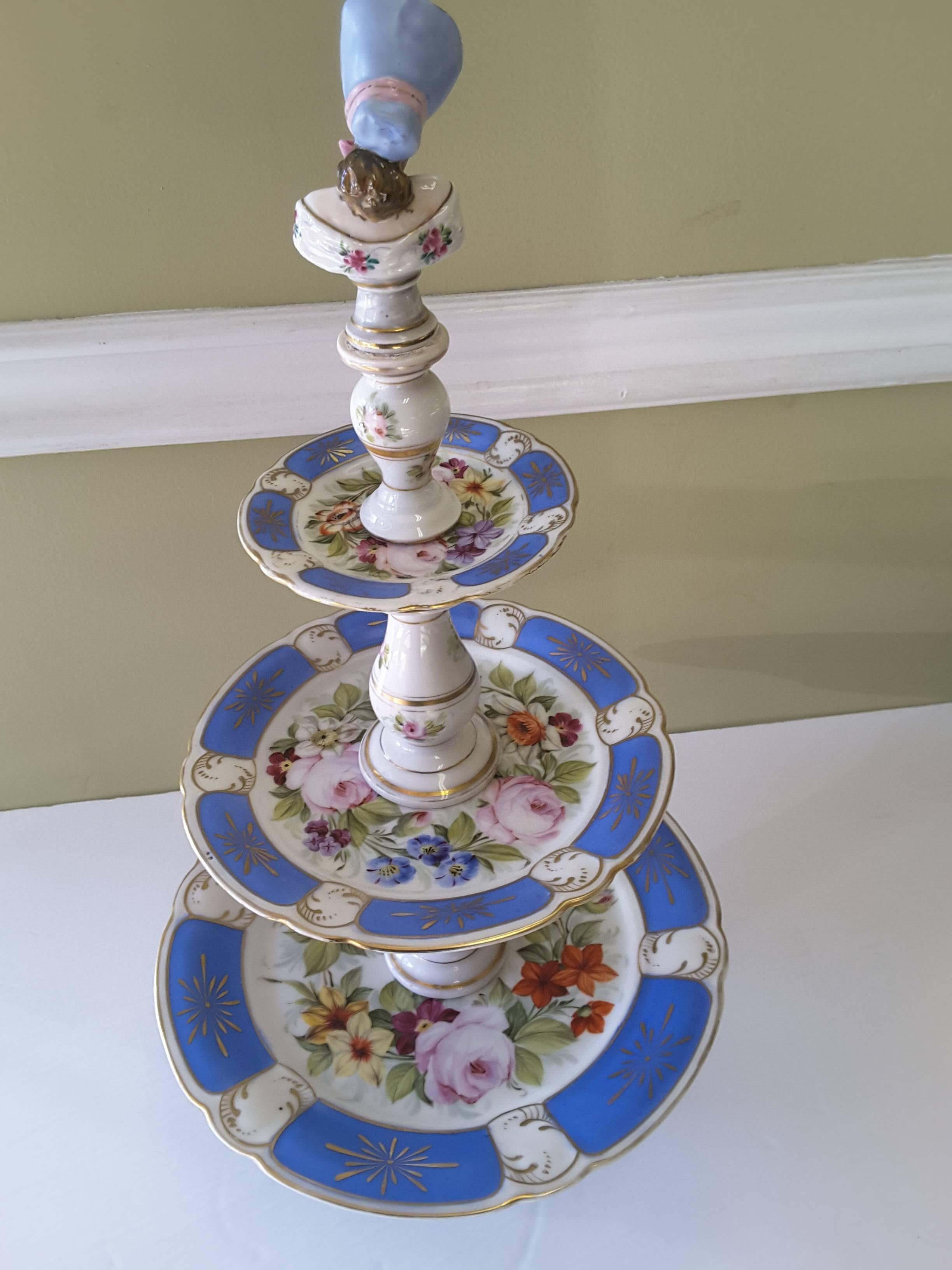 19th Century Rare Paris Figural Porcelain Three-Tier Dessert Tazza, circa 1850
