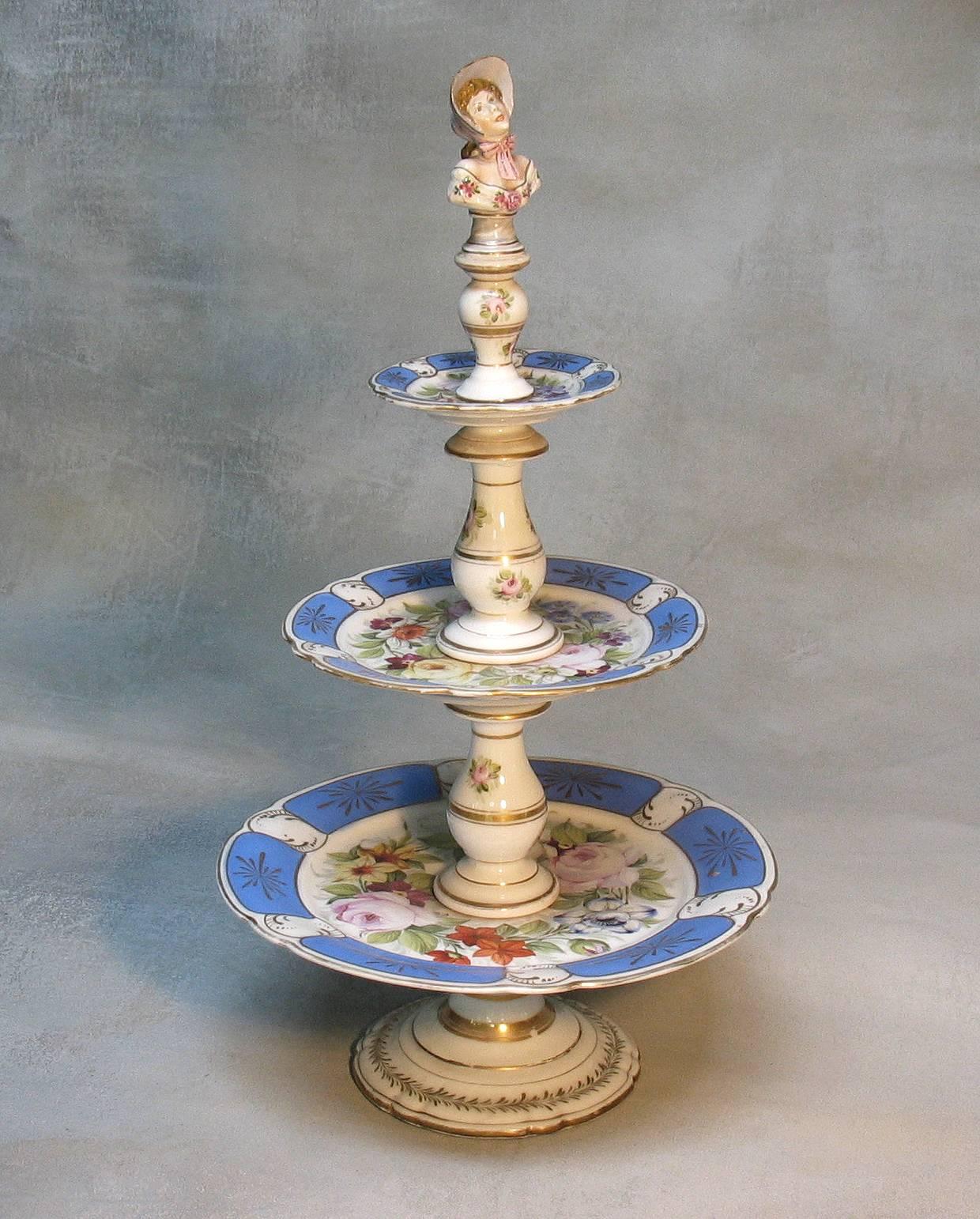 Seltene Pariser dreistöckige Dessertschale aus Porzellan mit Figuren, um 1850 im Angebot 4