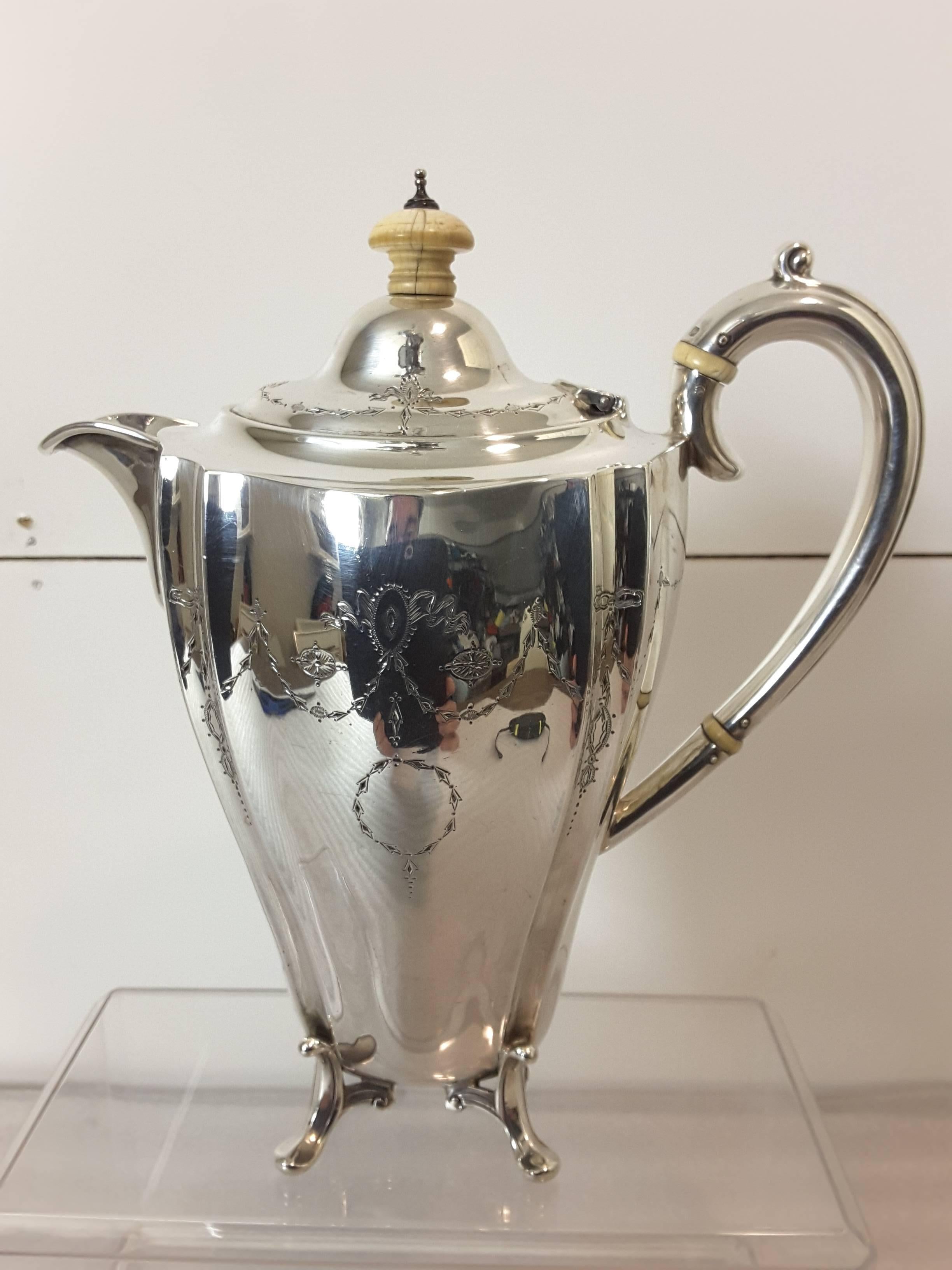 20th Century Sterling Silver Tea Pot by Charles Boyton & Son, London, Hallmarked for 1900
