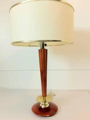 Mid-Century Modern-Tischlampe aus Messing und Mahagoni im klassischen Stil