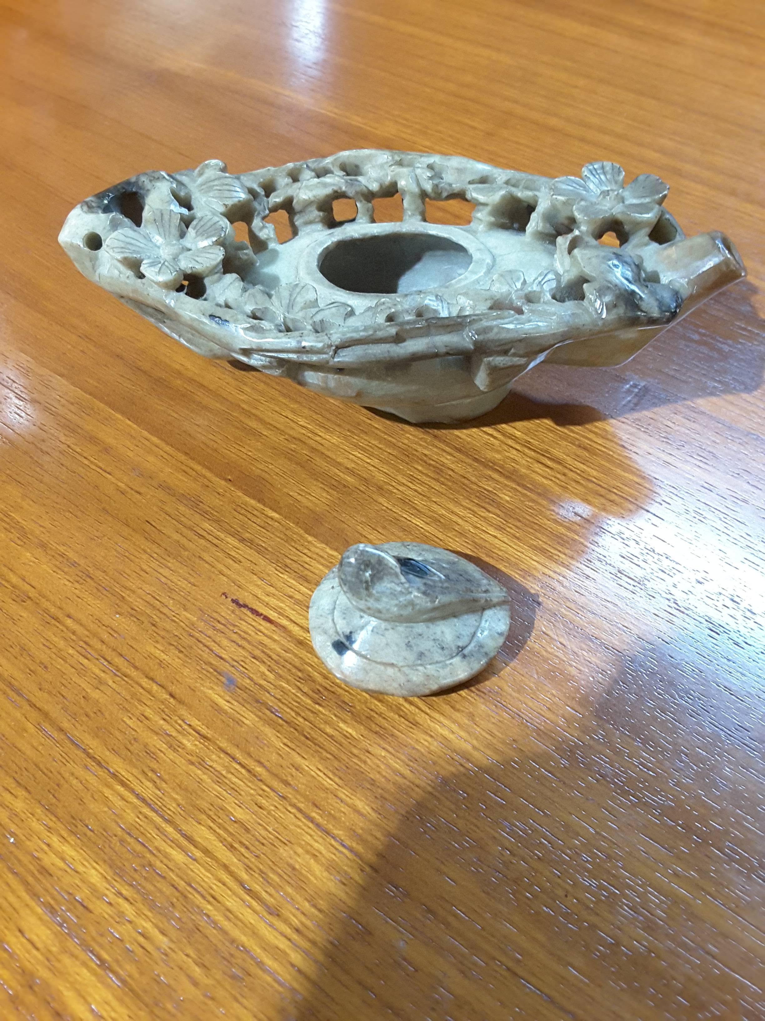 Dropper à eau en grès chinois sculpté en vente 1