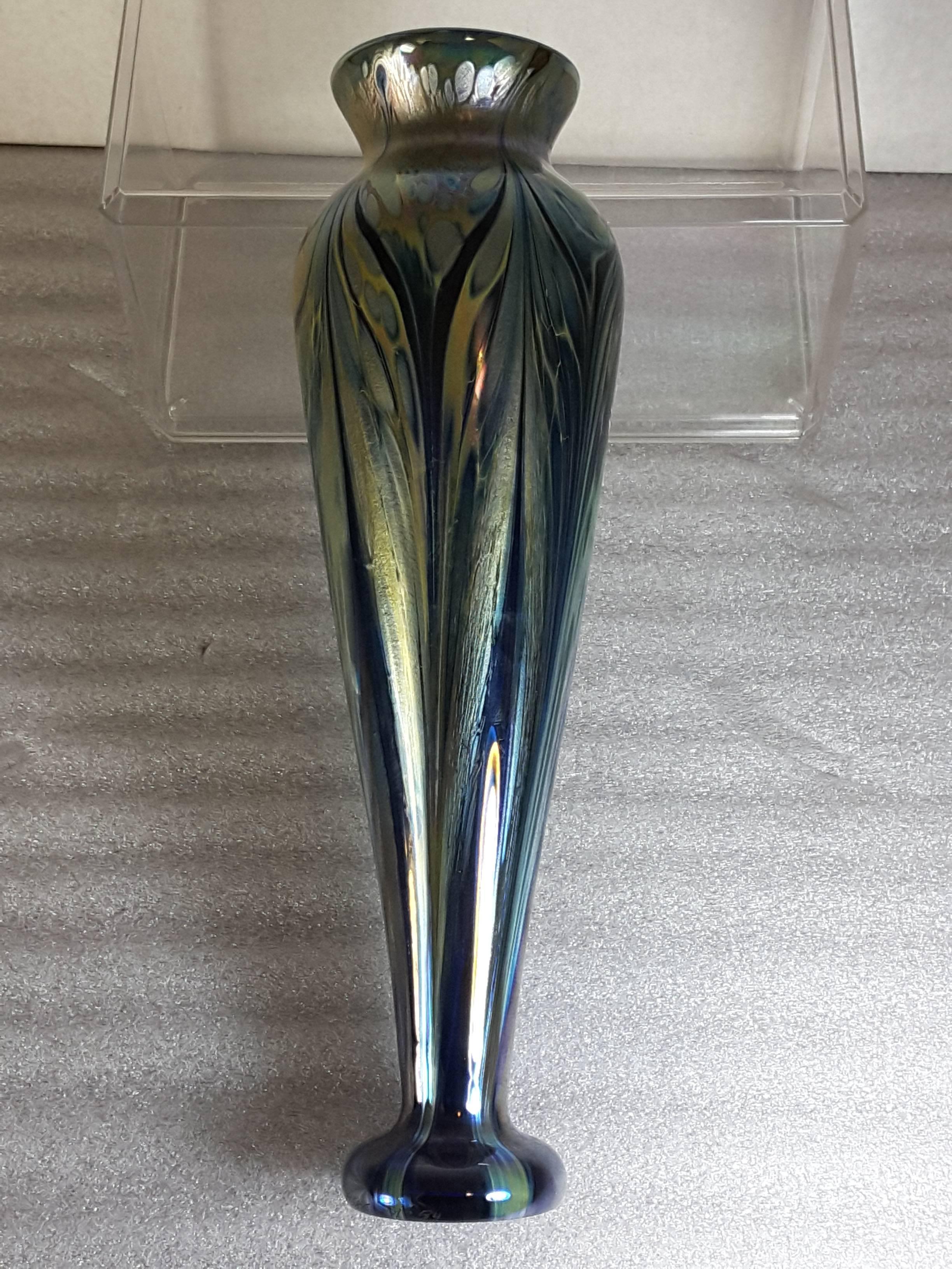 American Kent Fiske Iridescent Oil Spot on Water Pulled Feather Vase Signed & Dated 1984