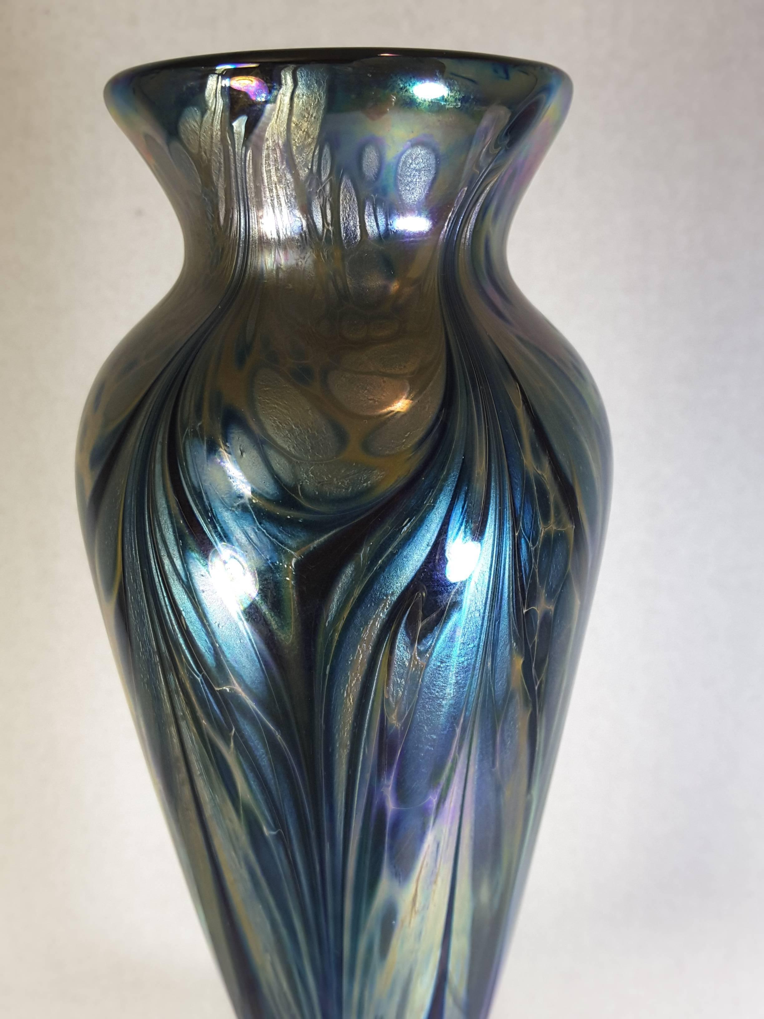 Late 20th Century Kent Fiske Iridescent Oil Spot on Water Pulled Feather Vase Signed & Dated 1984