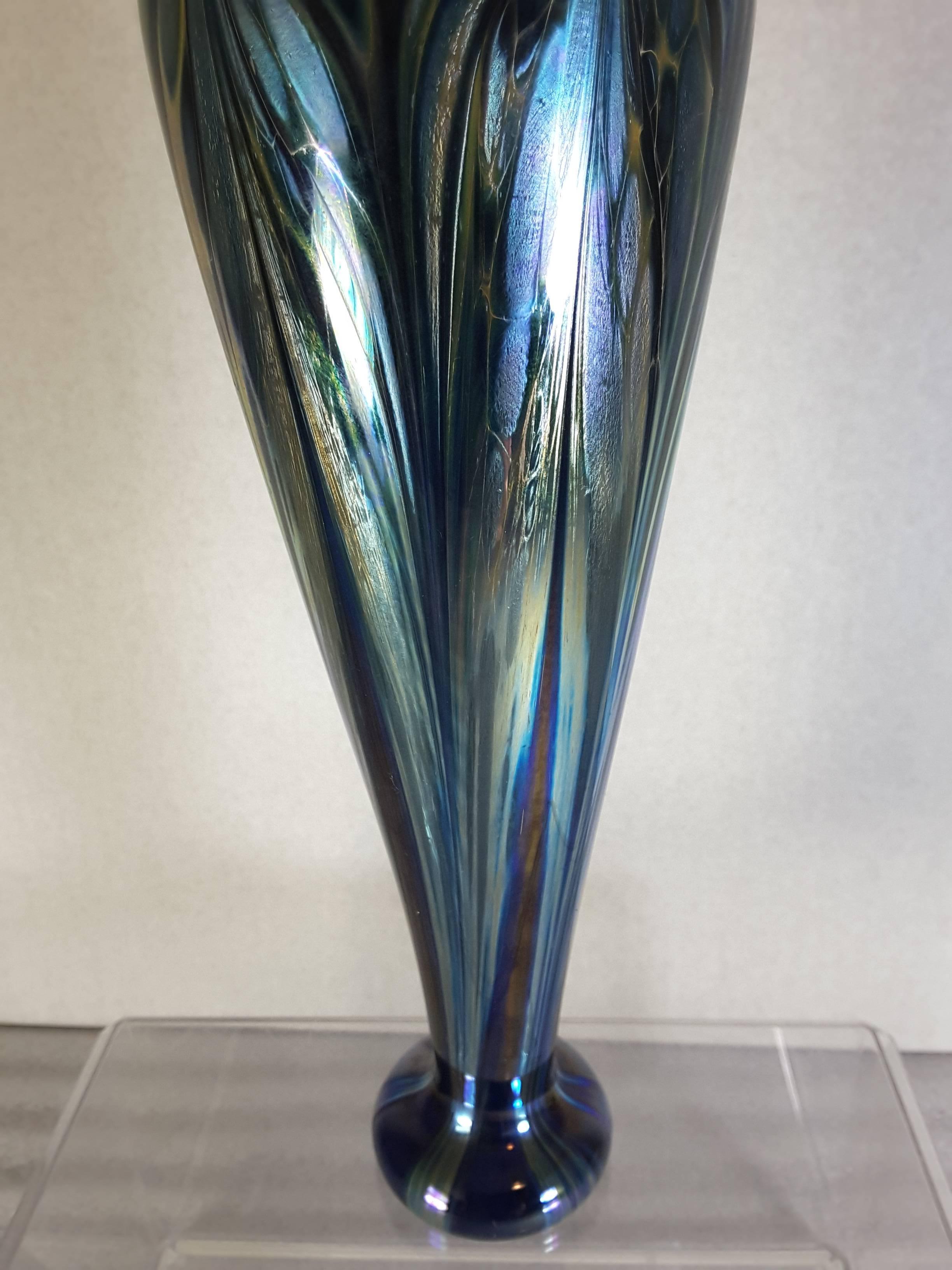 Glass Kent Fiske Iridescent Oil Spot on Water Pulled Feather Vase Signed & Dated 1984