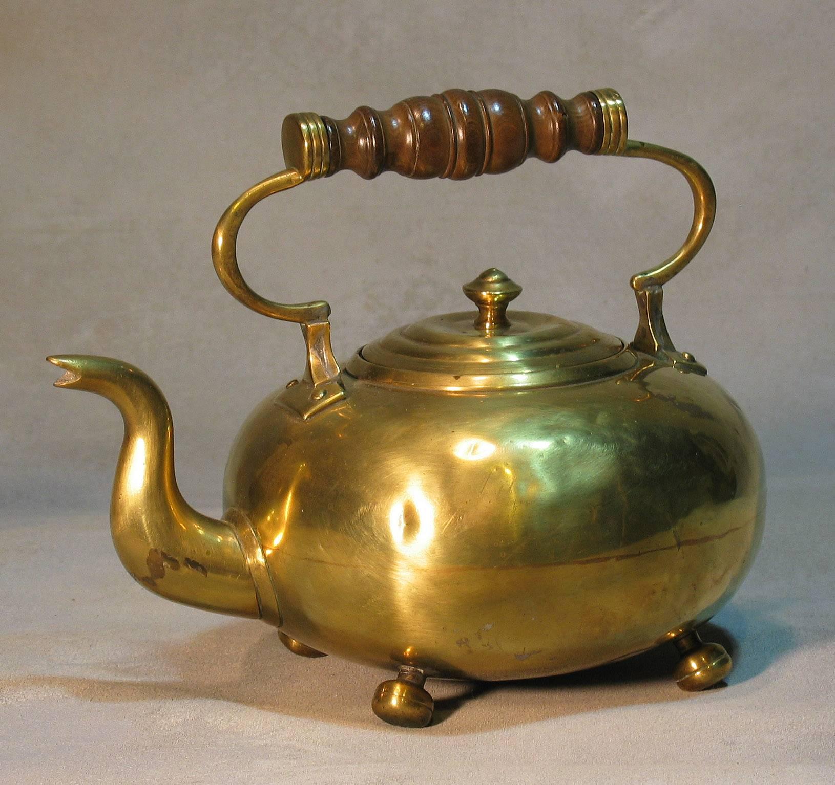 English Early Victorian Brass Toddy Kettle, Fruit Wood Handle, circa 1840 For Sale