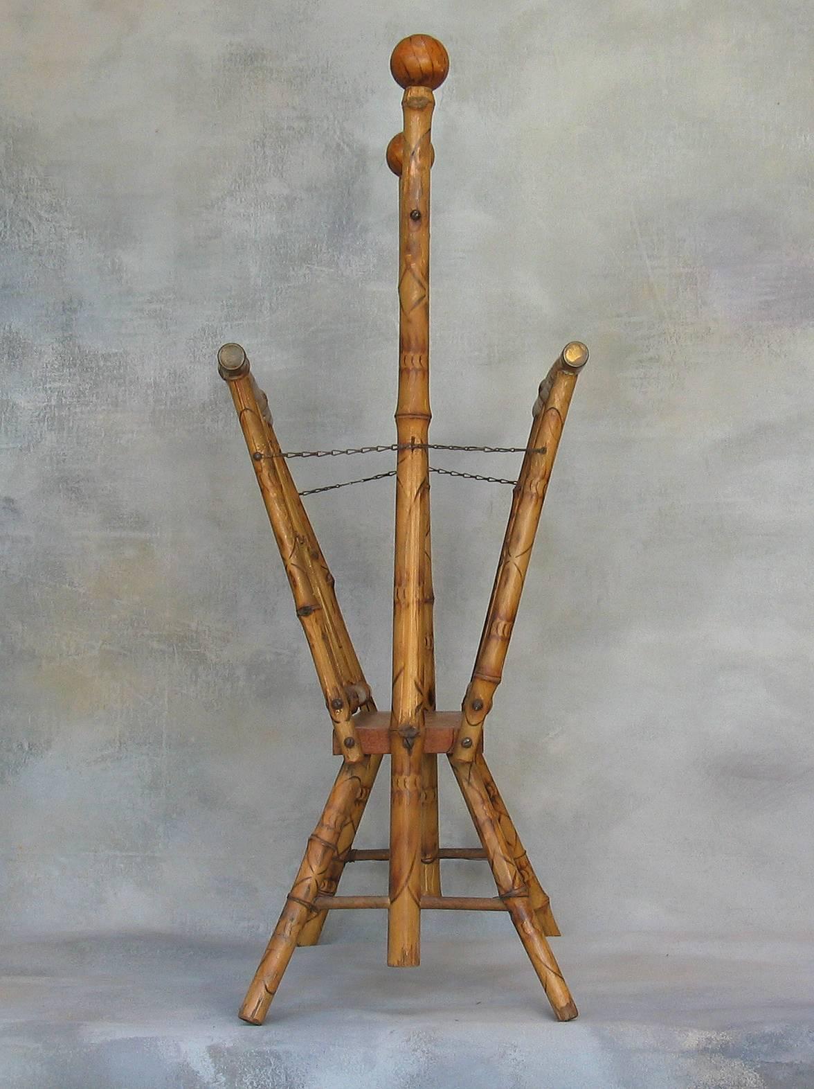 Porte-revues pliant américain ancien en bambou Bon état - En vente à Ottawa, Ontario