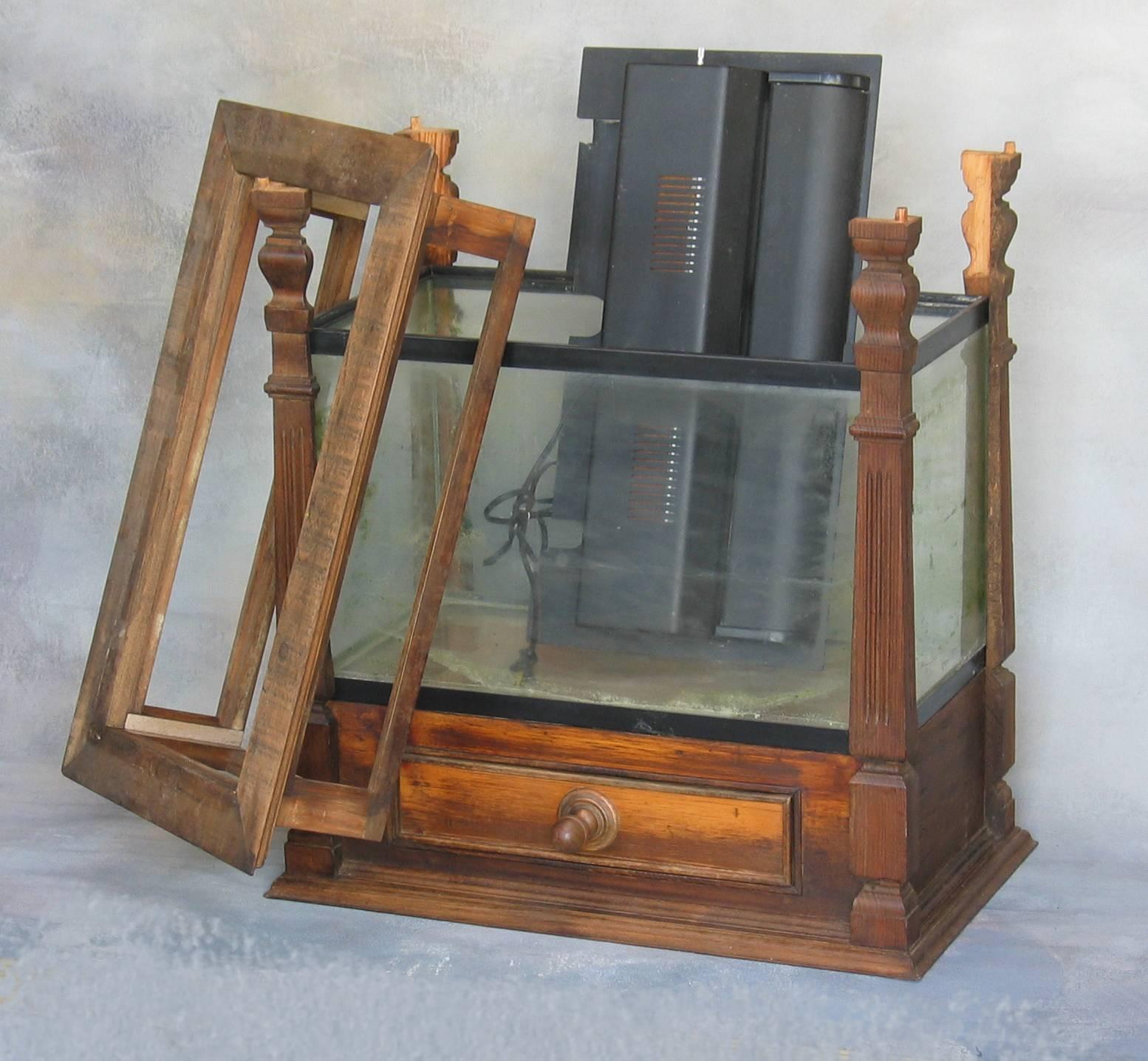 Victorian Style Aquarium or Terrarium Circa 1960 In Good Condition For Sale In Ottawa, Ontario