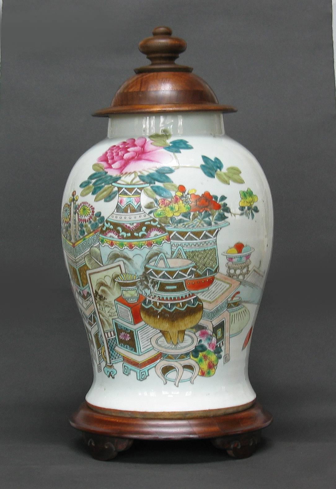 Chinese Late Qing Dynasty Large Baluster Famille Rose 