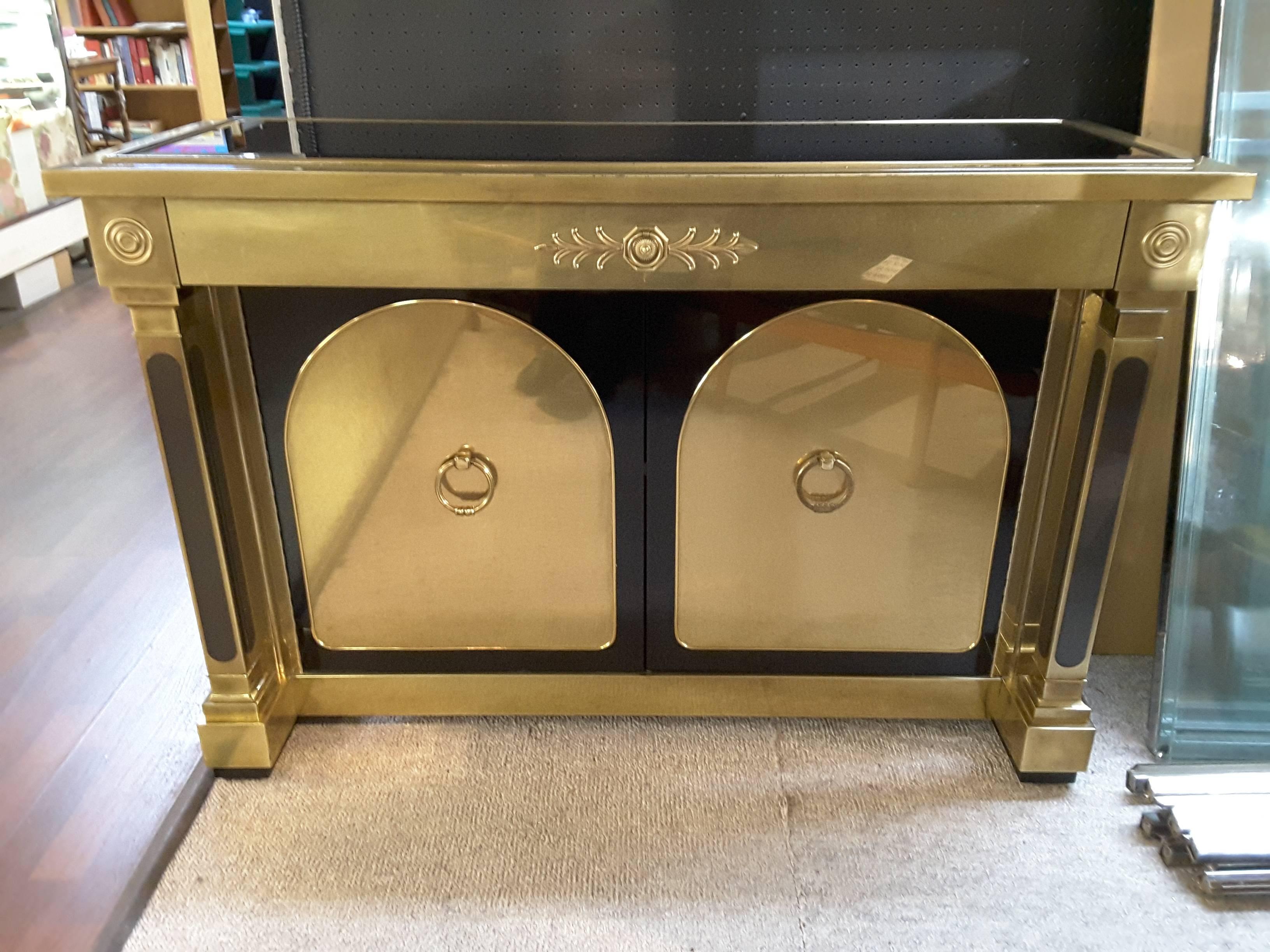 Exceptional Mastercraft Brass, Laminate and Glass Sideboard In Excellent Condition For Sale In Ottawa, Ontario