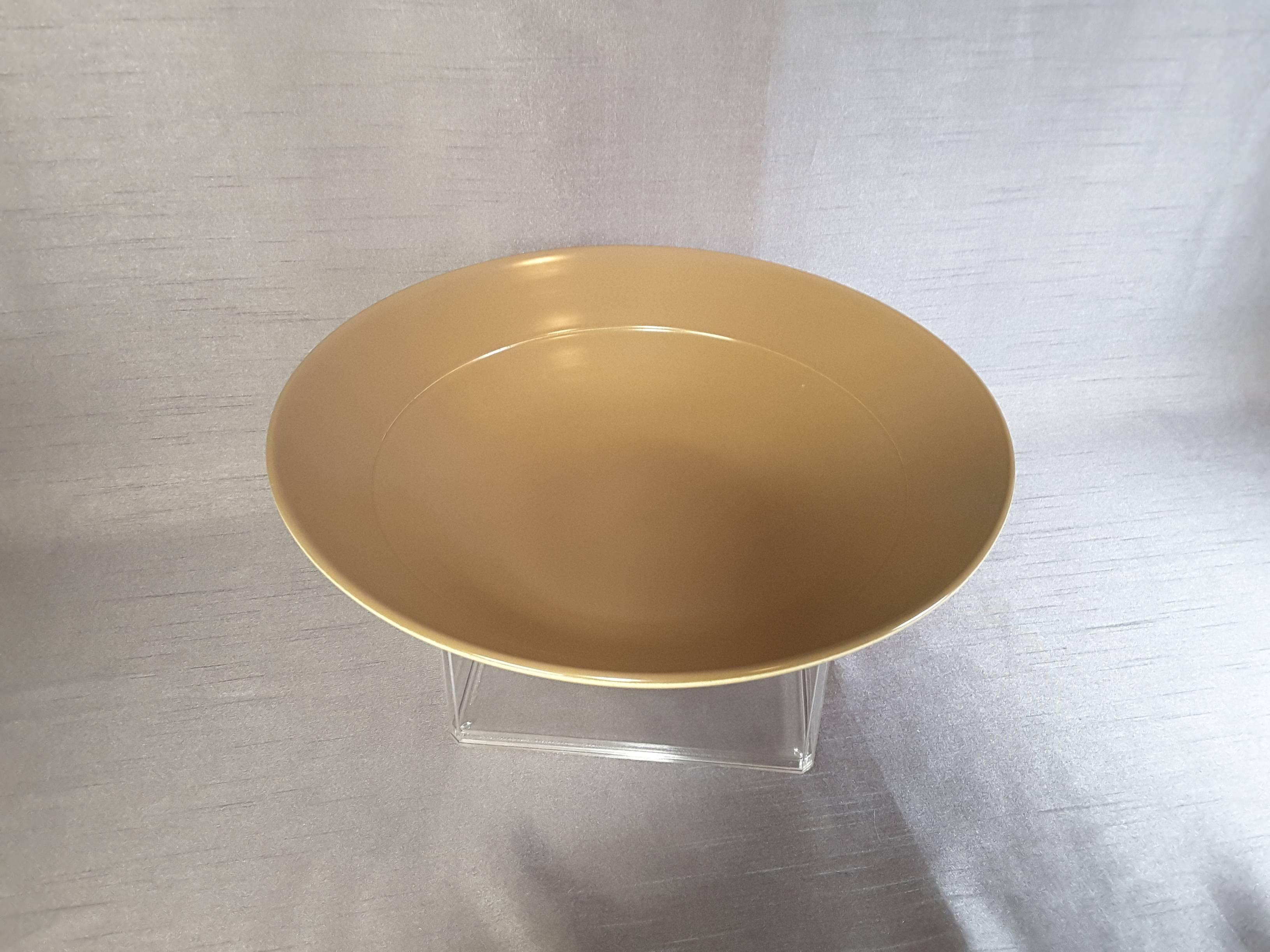 Mid-Century Poole pottery centrepiece bowl, fruit bowl or salad bowl, the bowl is done in a neutral beige earth tone, simplistic flared design with a single circular interior ring, even as a stand alone piece, it is nice. The bowl measures 14