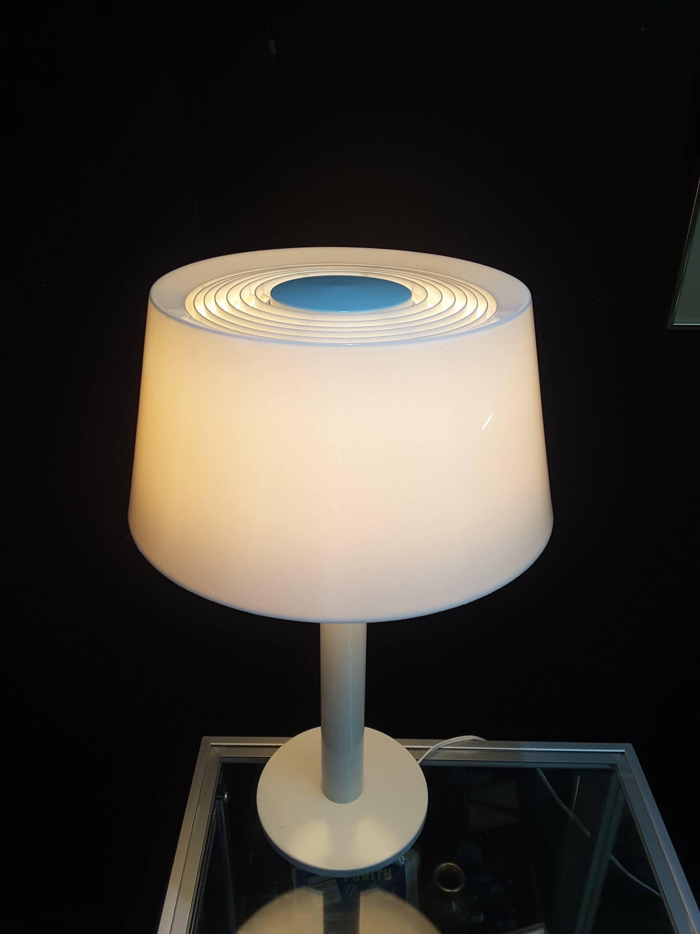 20th Century Gerald Thurston Table Lamp for Lightolier All in White