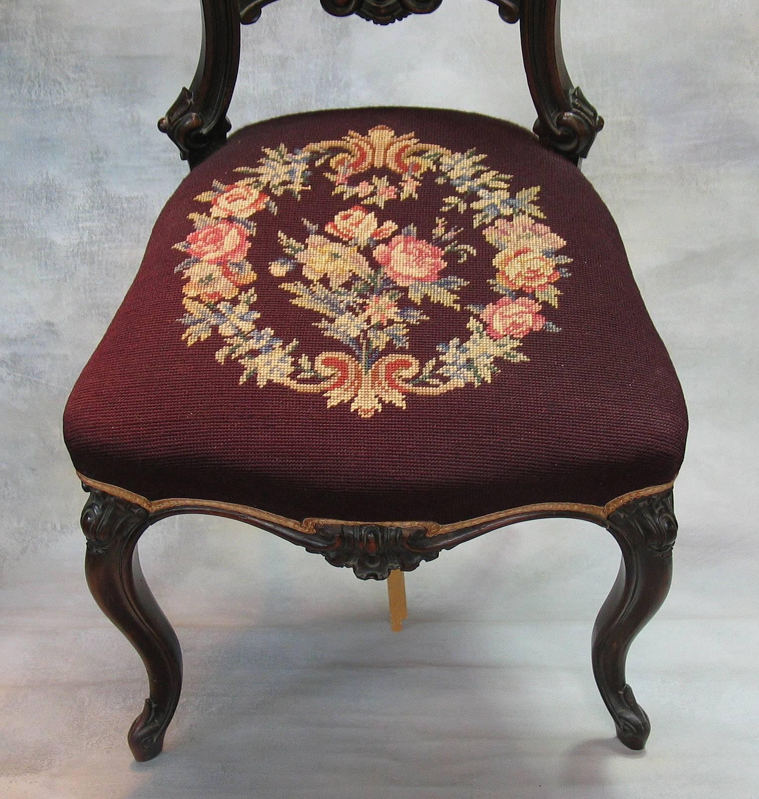 Mid-Victorian Rocco Revival Rosewood Side Chair with Needlepoint Upholstery In Good Condition In Ottawa, Ontario