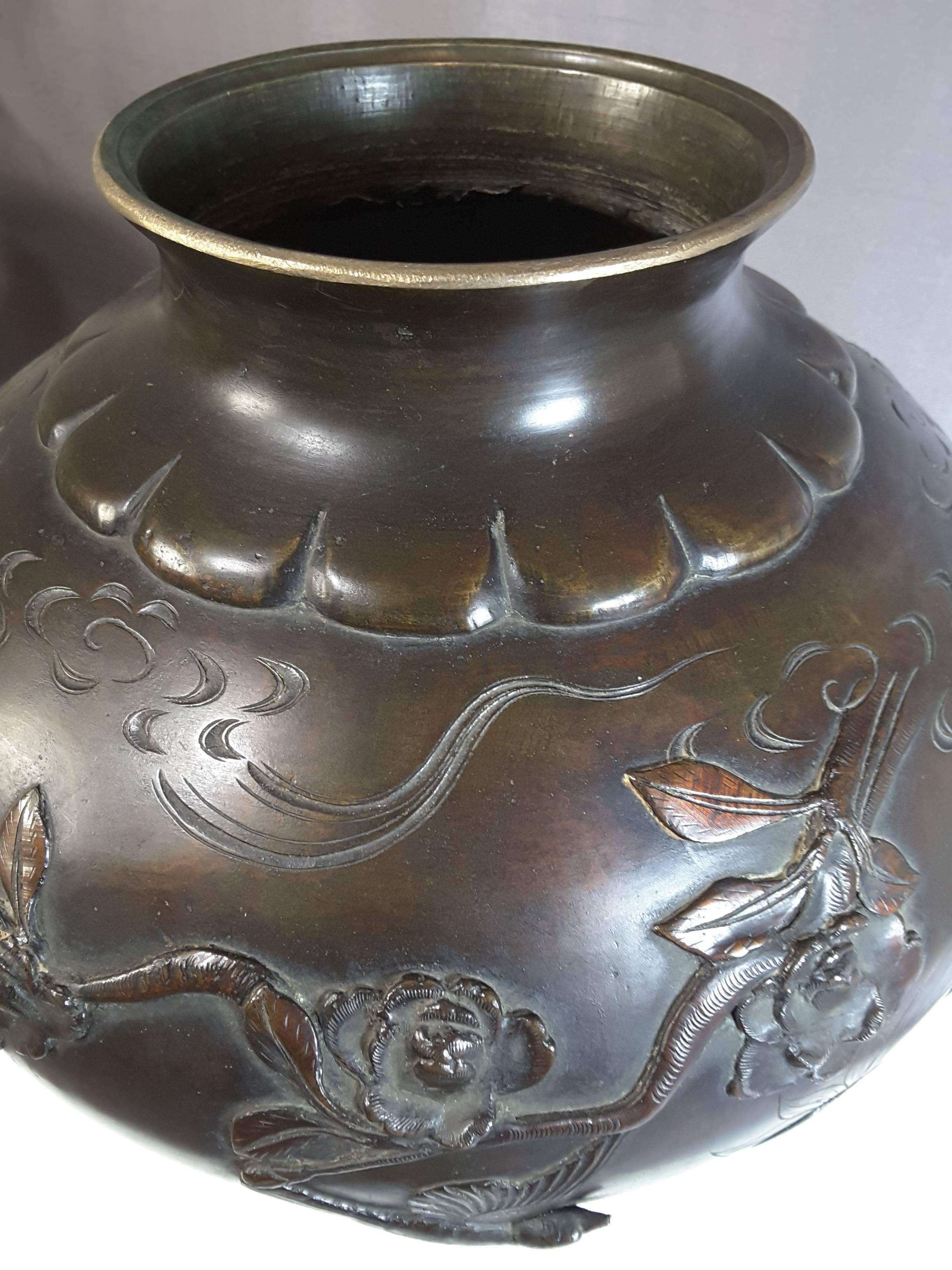 Meiji Period Japanese Bronze Vase with Raised Birds, Branches and Foliage 2