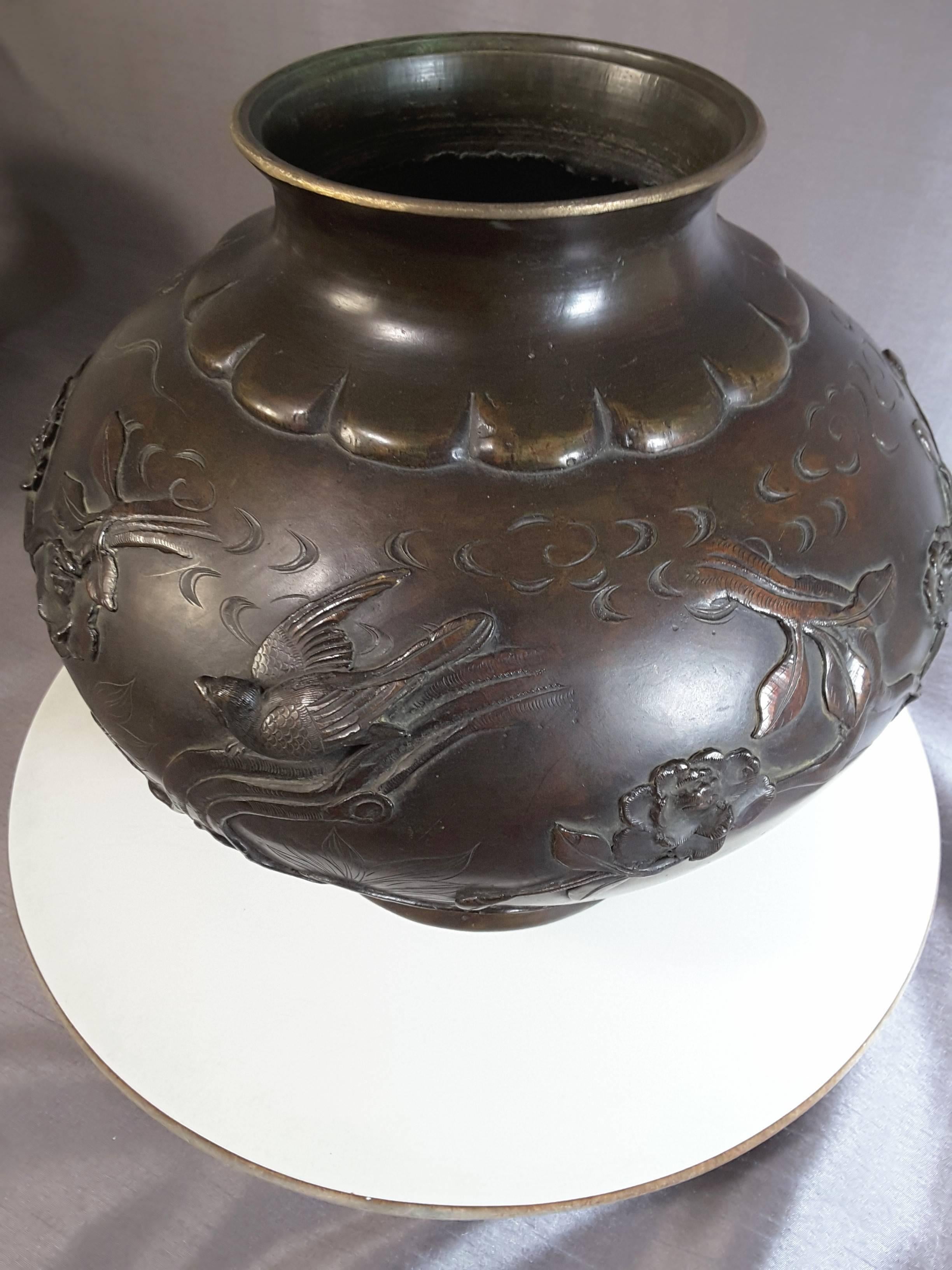 Meiji Period Japanese Bronze Vase with Raised Birds, Branches and Foliage 3