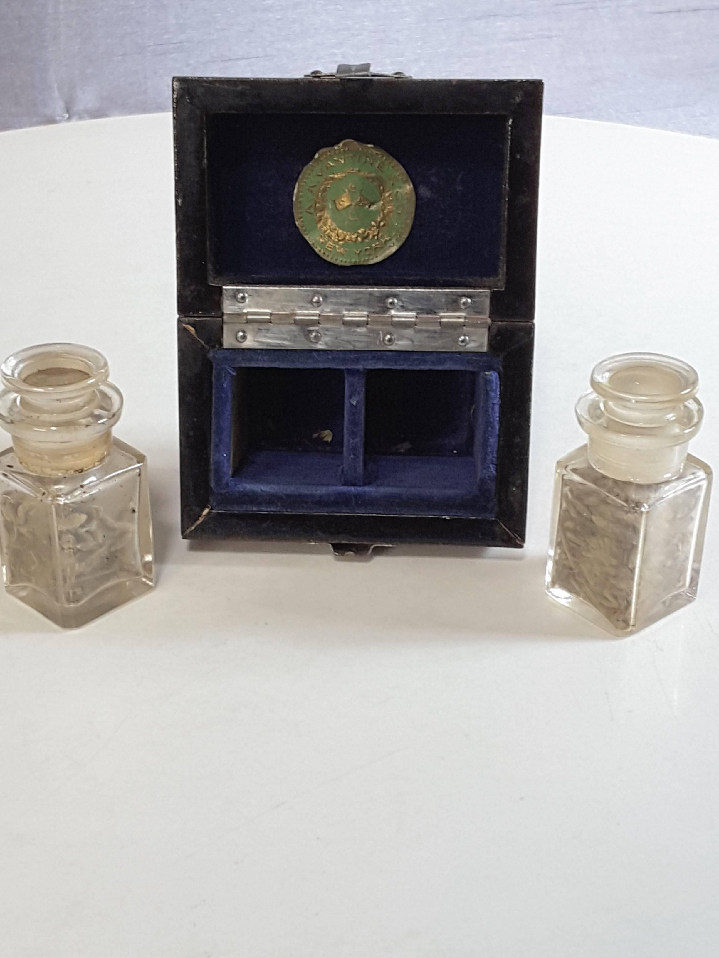 Miniature Chinese Herb/Medicinal Fitted Case with Two Glass Bottles 1