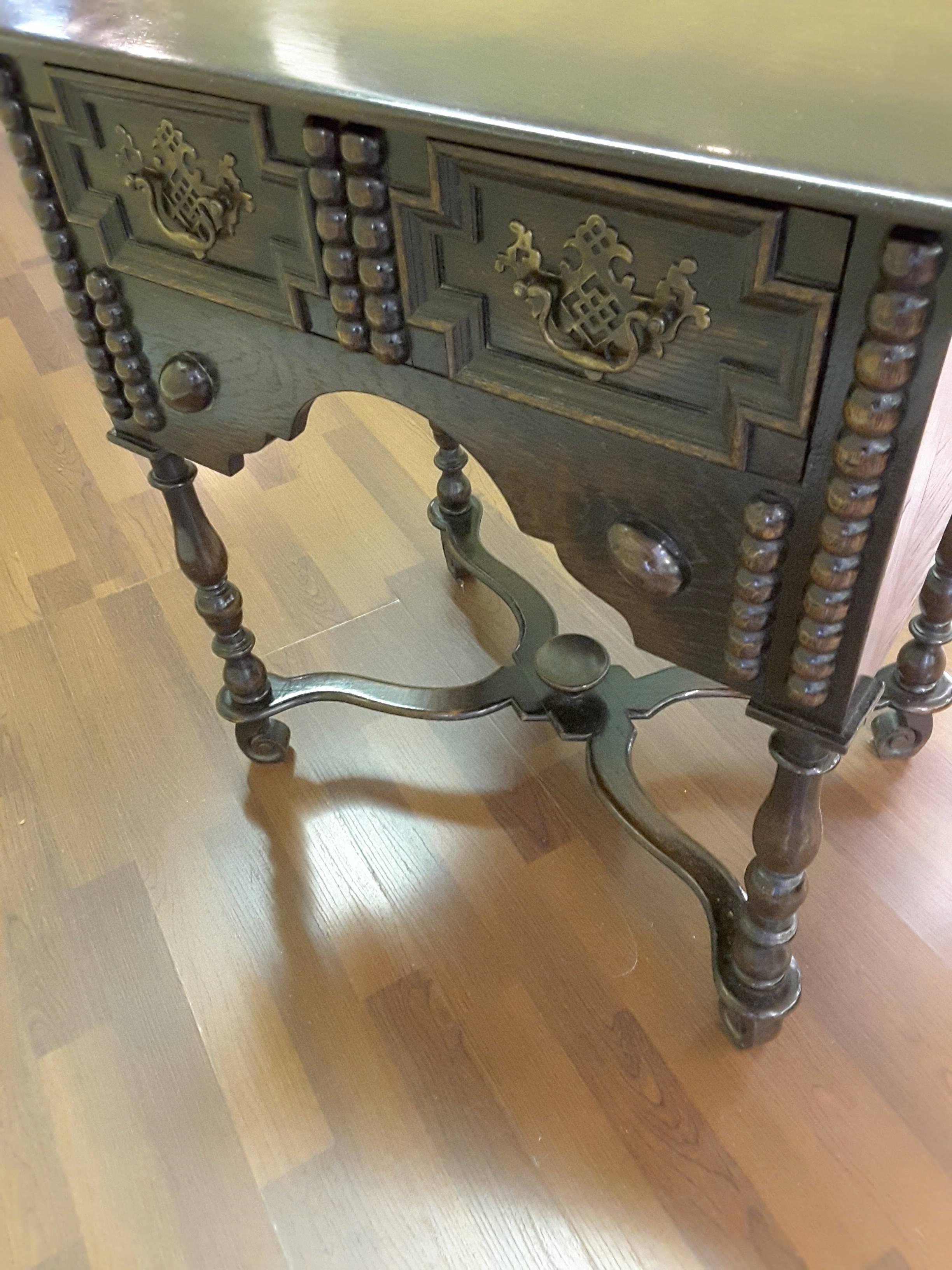 Wylie & Lochhead, Oak server or cabinet, William and Mary Style, late 19th century, an original finish dark oak diminutive server done in highland oak, nice dark patina, original brass hardware, with no issues. The server has a single drawer,