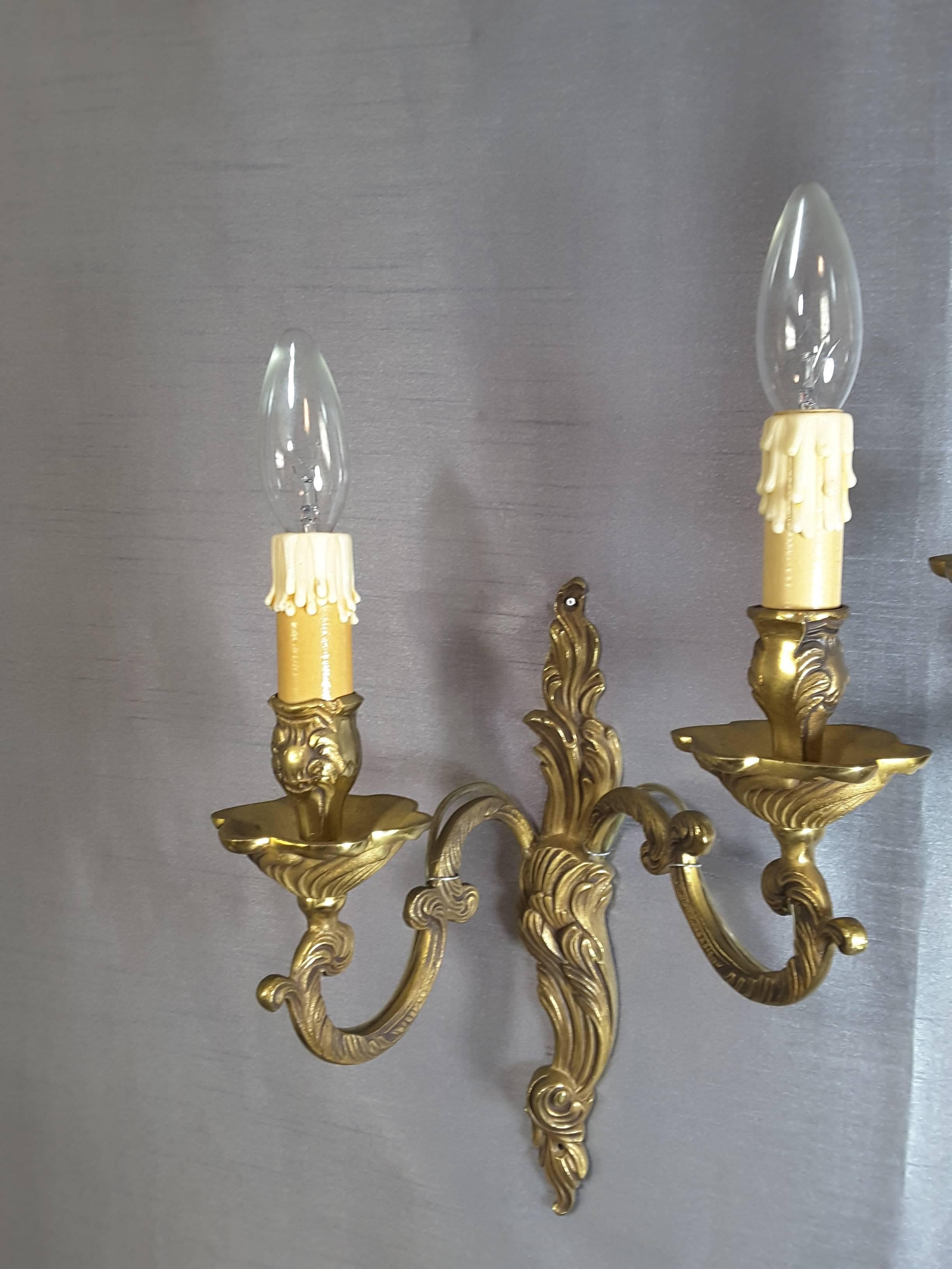 Edwardian Pair of Large Brass Gilt Wall Sconces For Sale