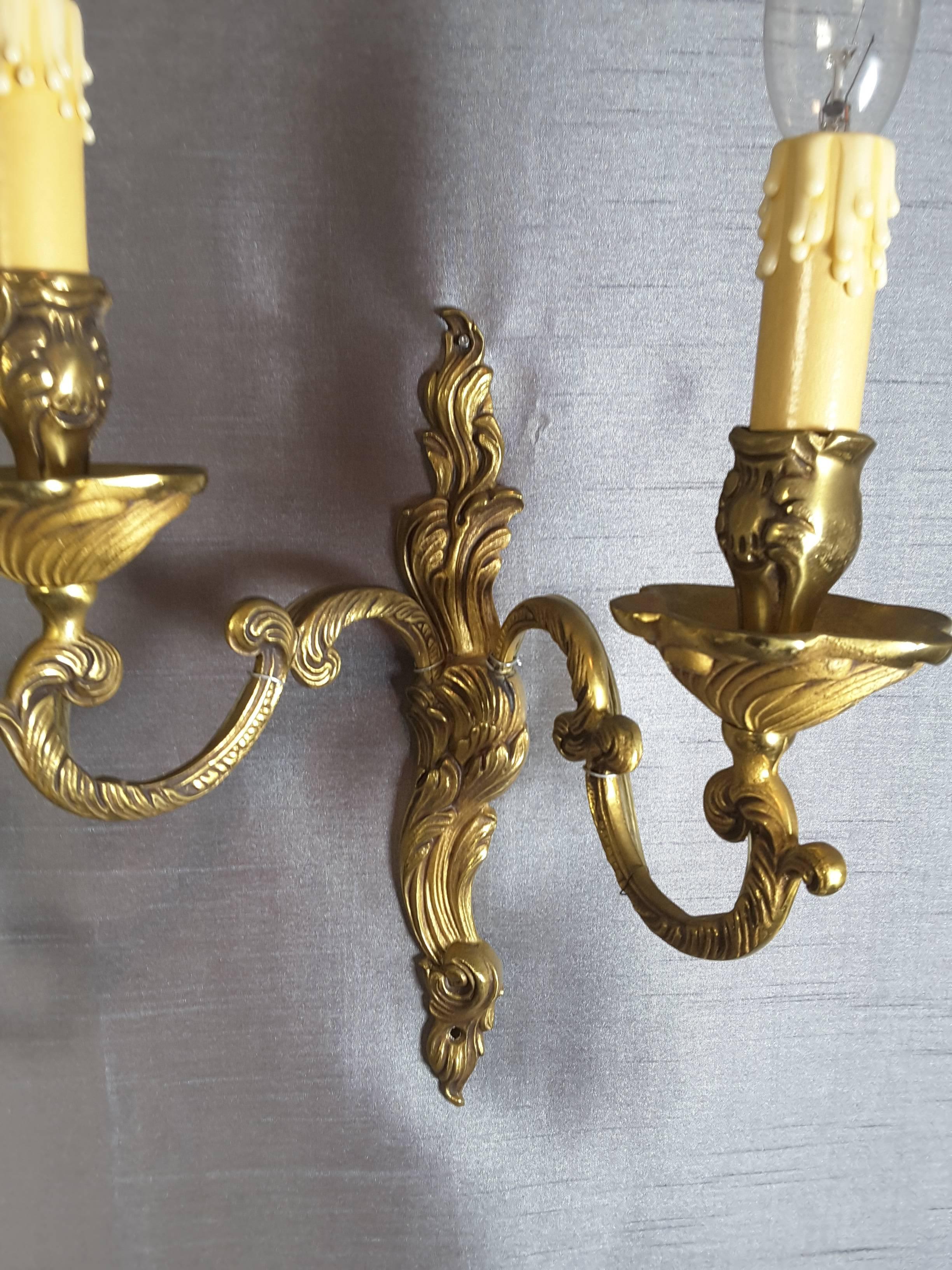 Pair of Large Brass Gilt Wall Sconces In Good Condition For Sale In Ottawa, Ontario