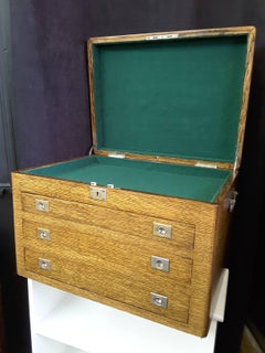 Quarter Cut Oak Cutlery/Flatware/Jewelry Box with Key