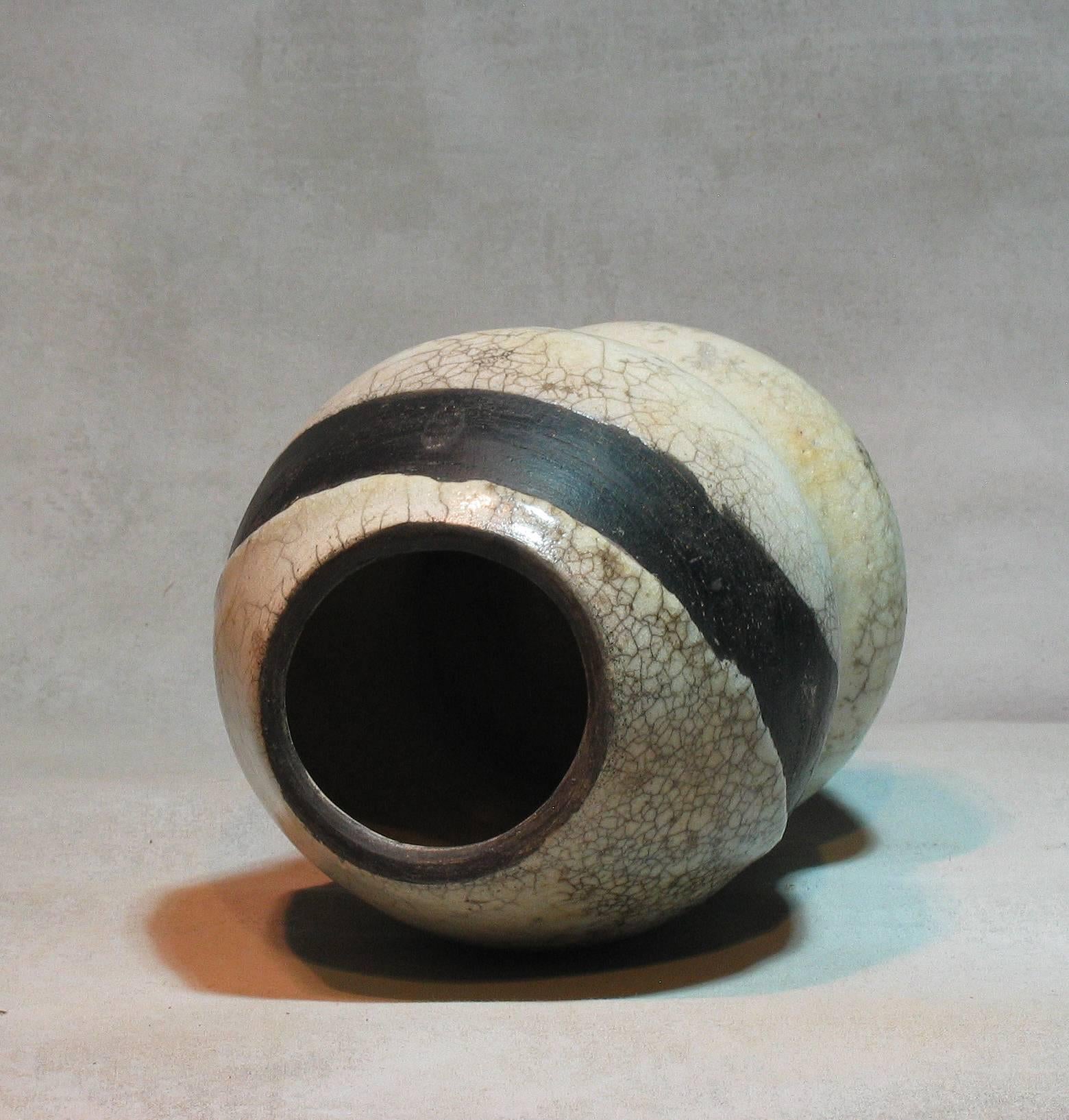 Artistic Double Gourd Form Raku Pottery Vase In Good Condition For Sale In Ottawa, Ontario