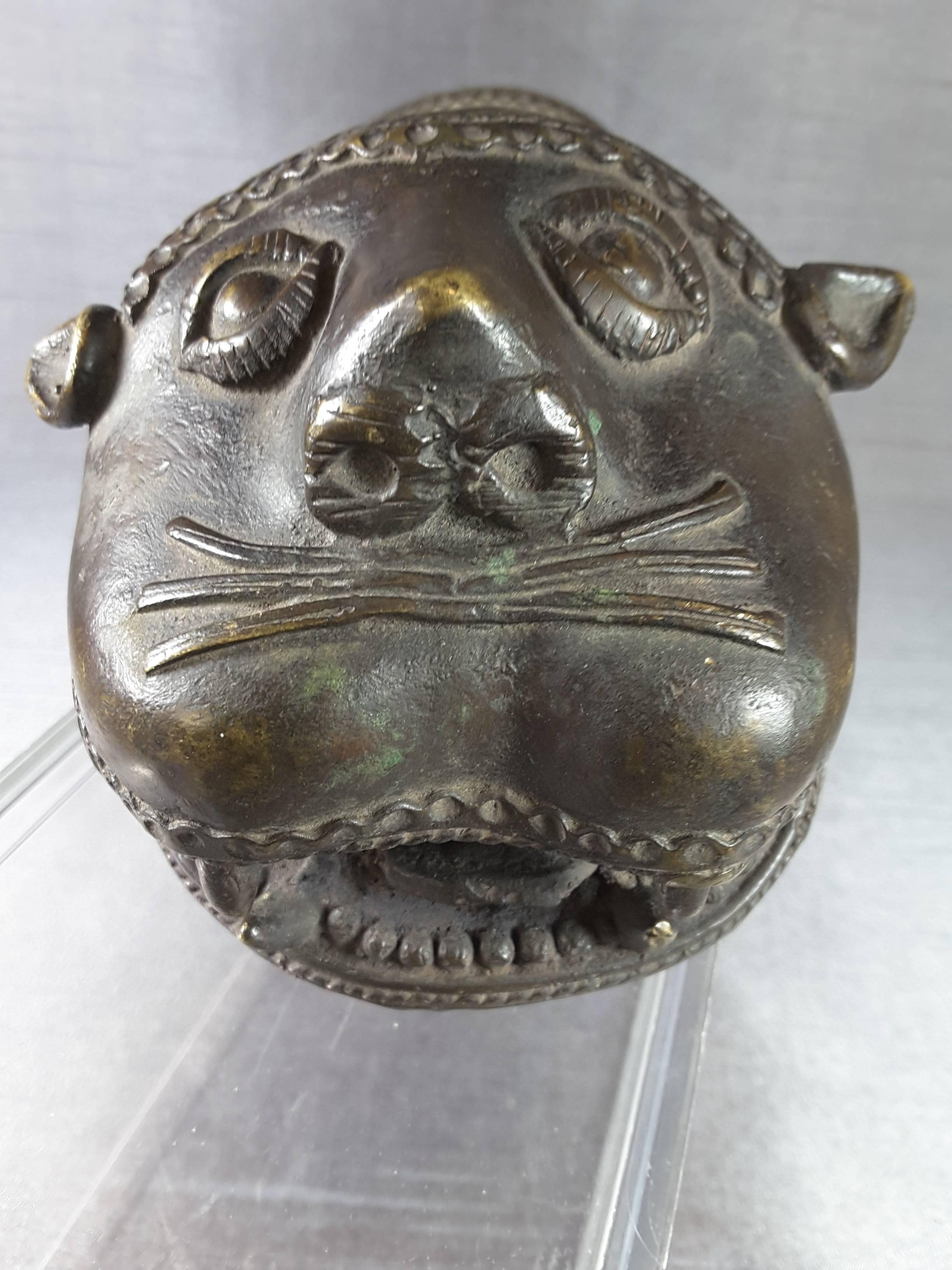 Anglo-Indian 18th-19th Century Palanquin Mythical Tiger Finial Handle in Bronze