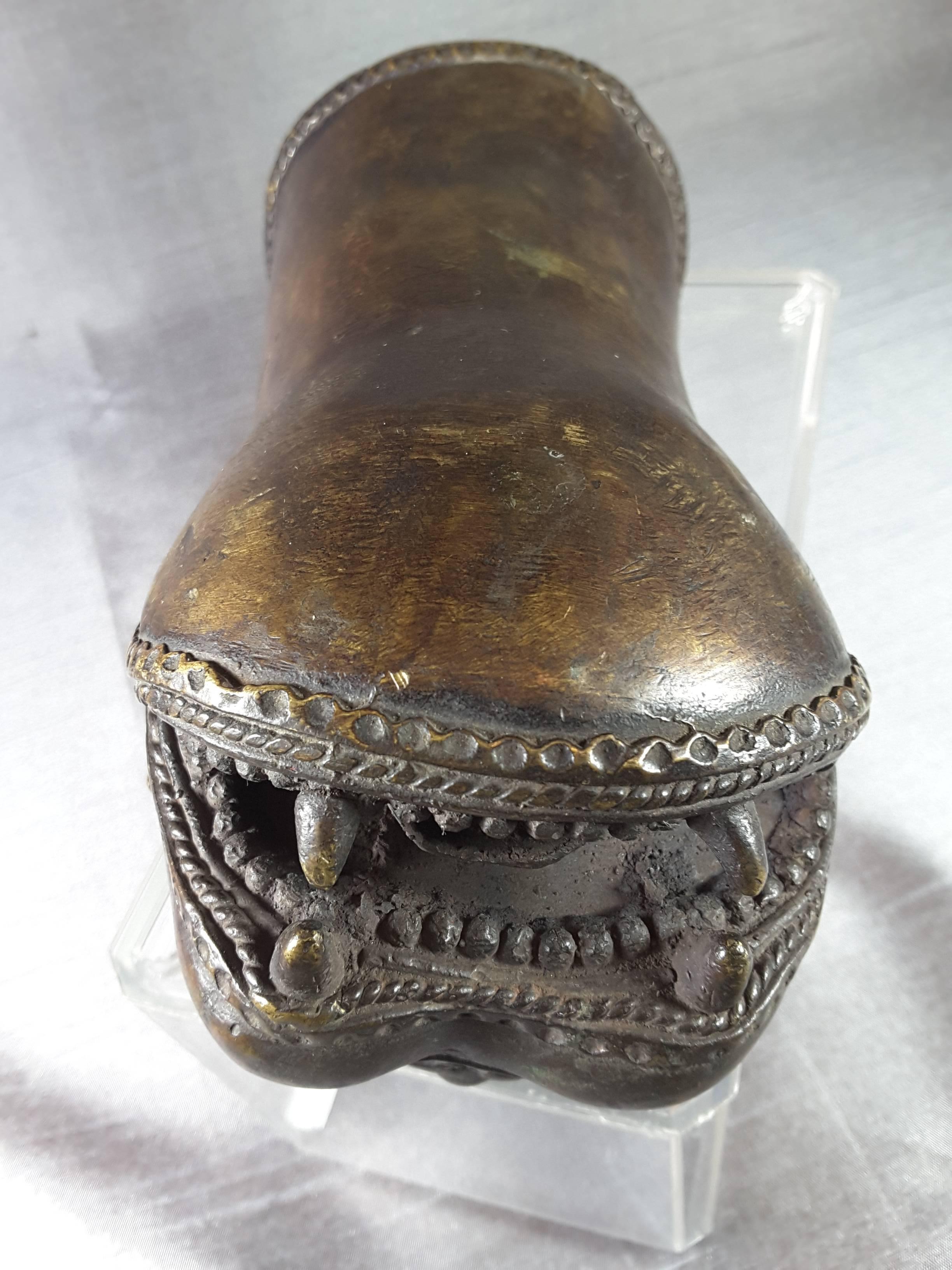 18th-19th Century Palanquin Mythical Tiger Finial Handle in Bronze 2