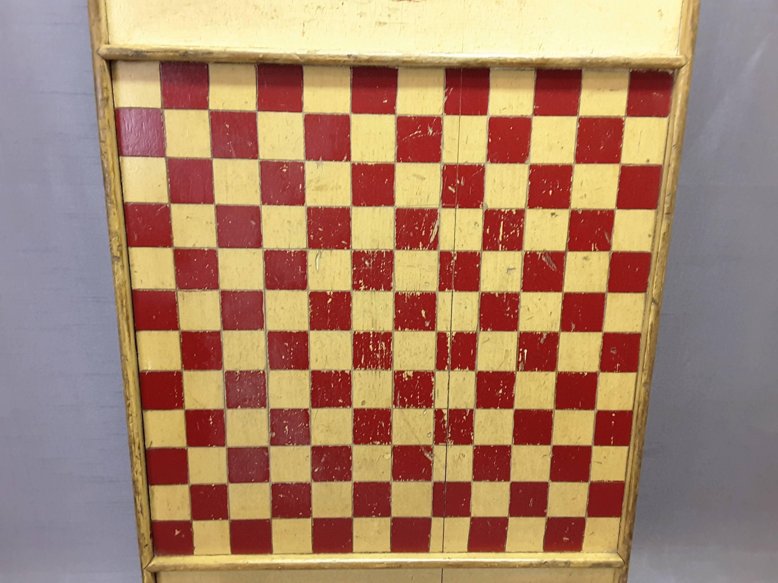 Double-Sided Game Board in Original Paint In Good Condition In Ottawa, Ontario