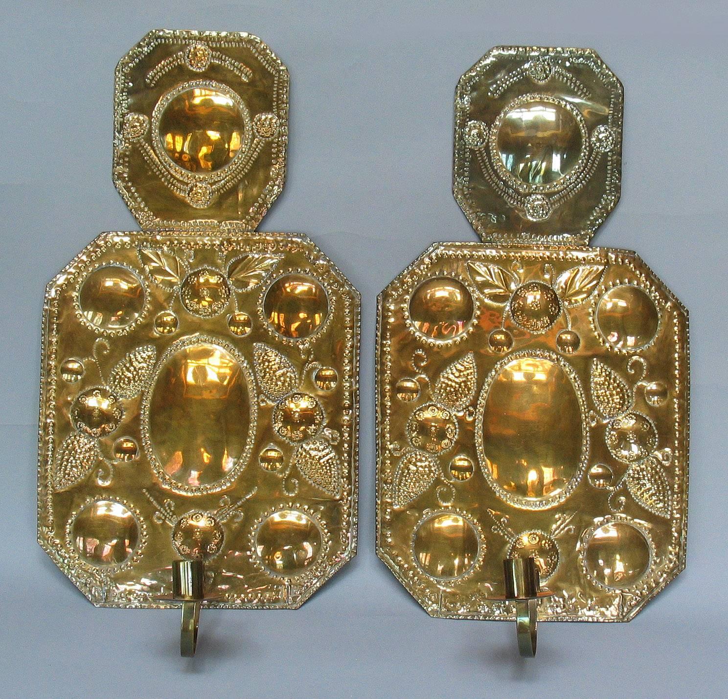 Pair of Swedish Arts & Crafts Brass Repoussé One Light Wall Candle Sconces In Good Condition In Ottawa, Ontario