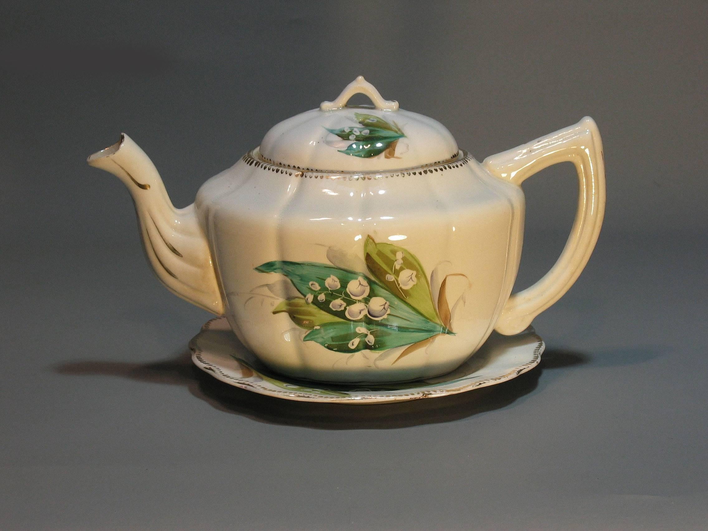 International Style Staffordshire Porcelain Part Tea and Dessert Service, First Half of 19th Century