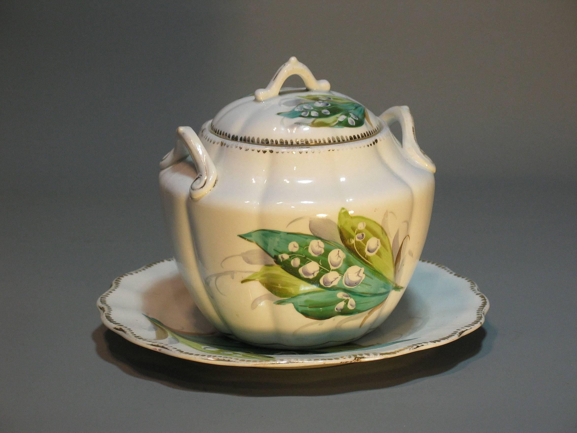 Staffordshire Porcelain Part Tea and Dessert Service, First Half of 19th Century In Good Condition In Ottawa, Ontario