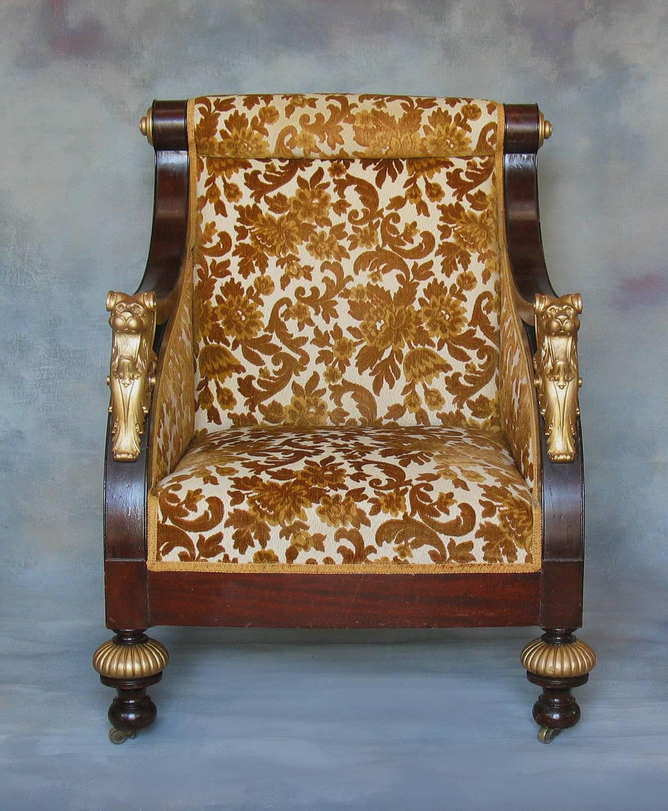 Classique américain Fauteuil Bergre américain en acajou doré à la feuille, New York  vers 1880 en vente