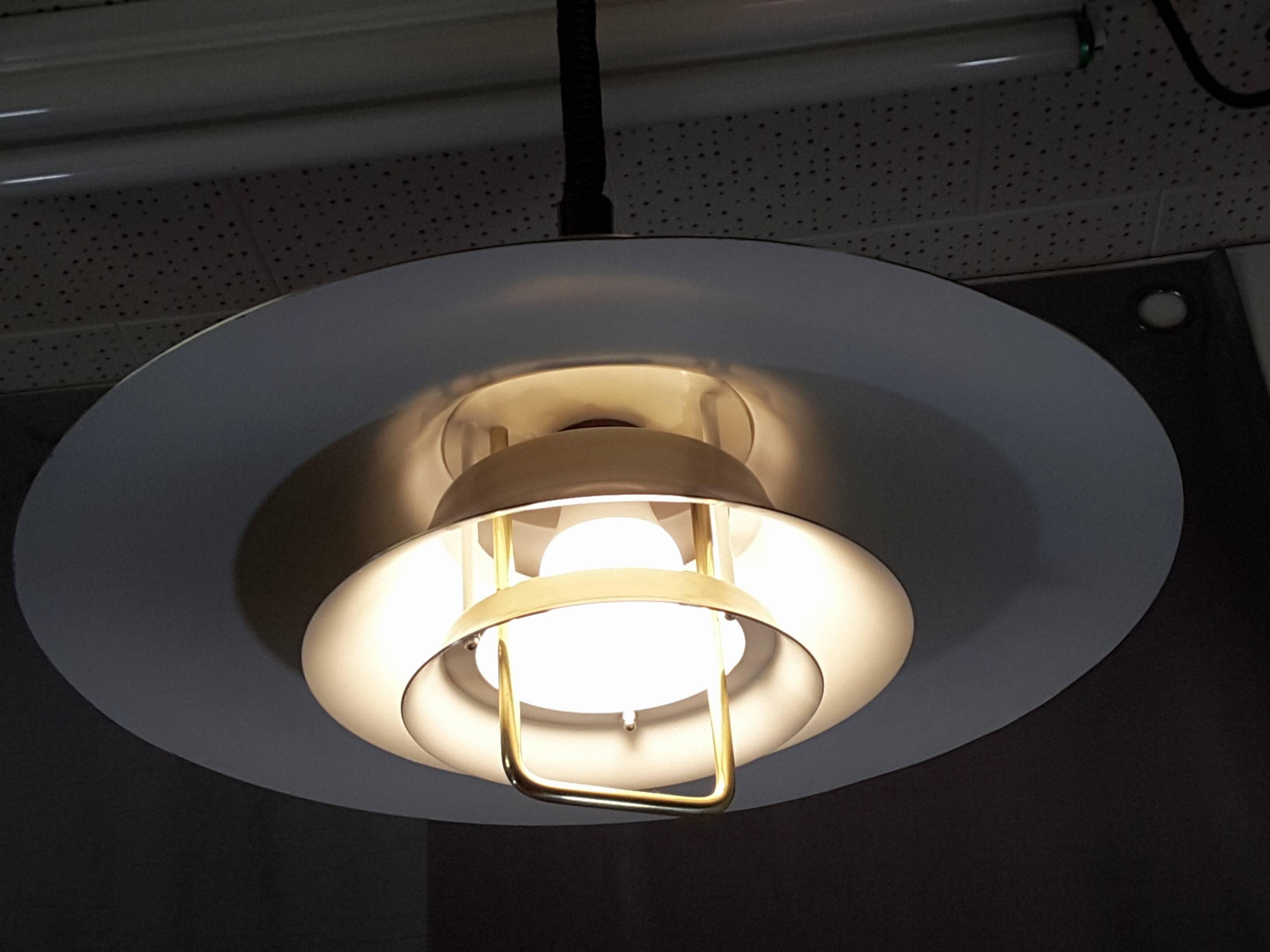 retractable pull down ceiling light