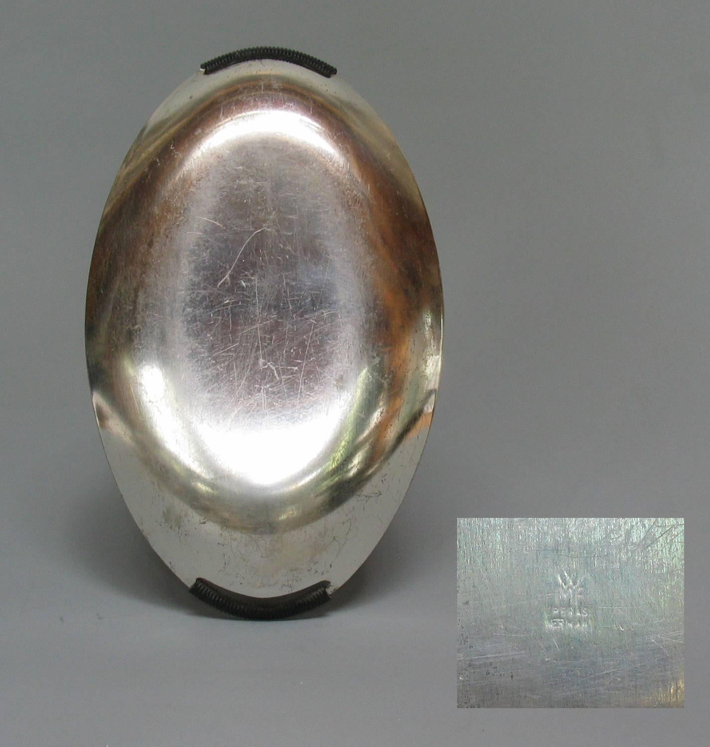 Plato modernista de plata WMF Diseño de Sigrid Kupetz con cuenco oval pequeño mediados del siglo XX en venta