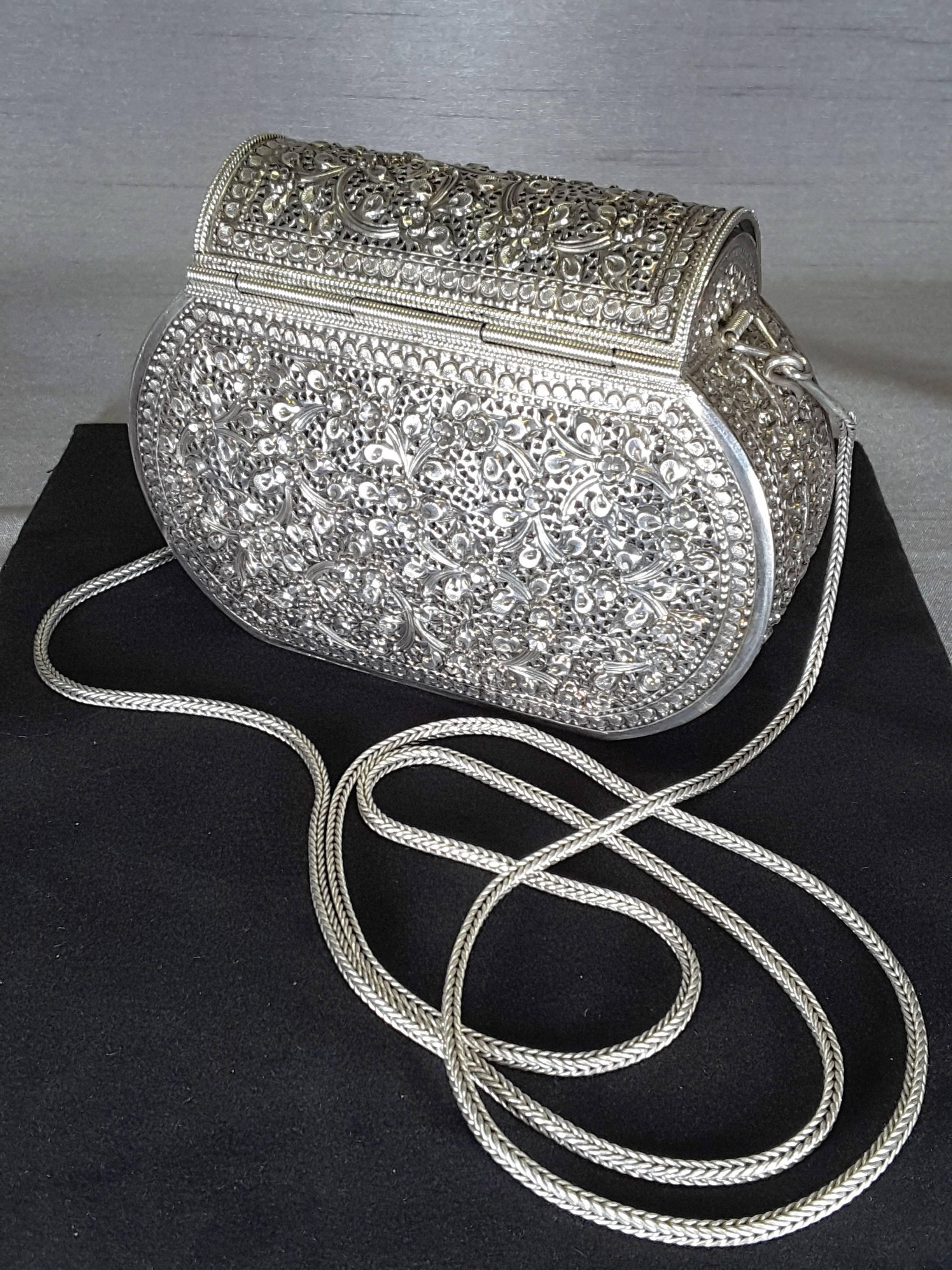 Edwardian Sterling Silver Floral Decorated Evening Purse