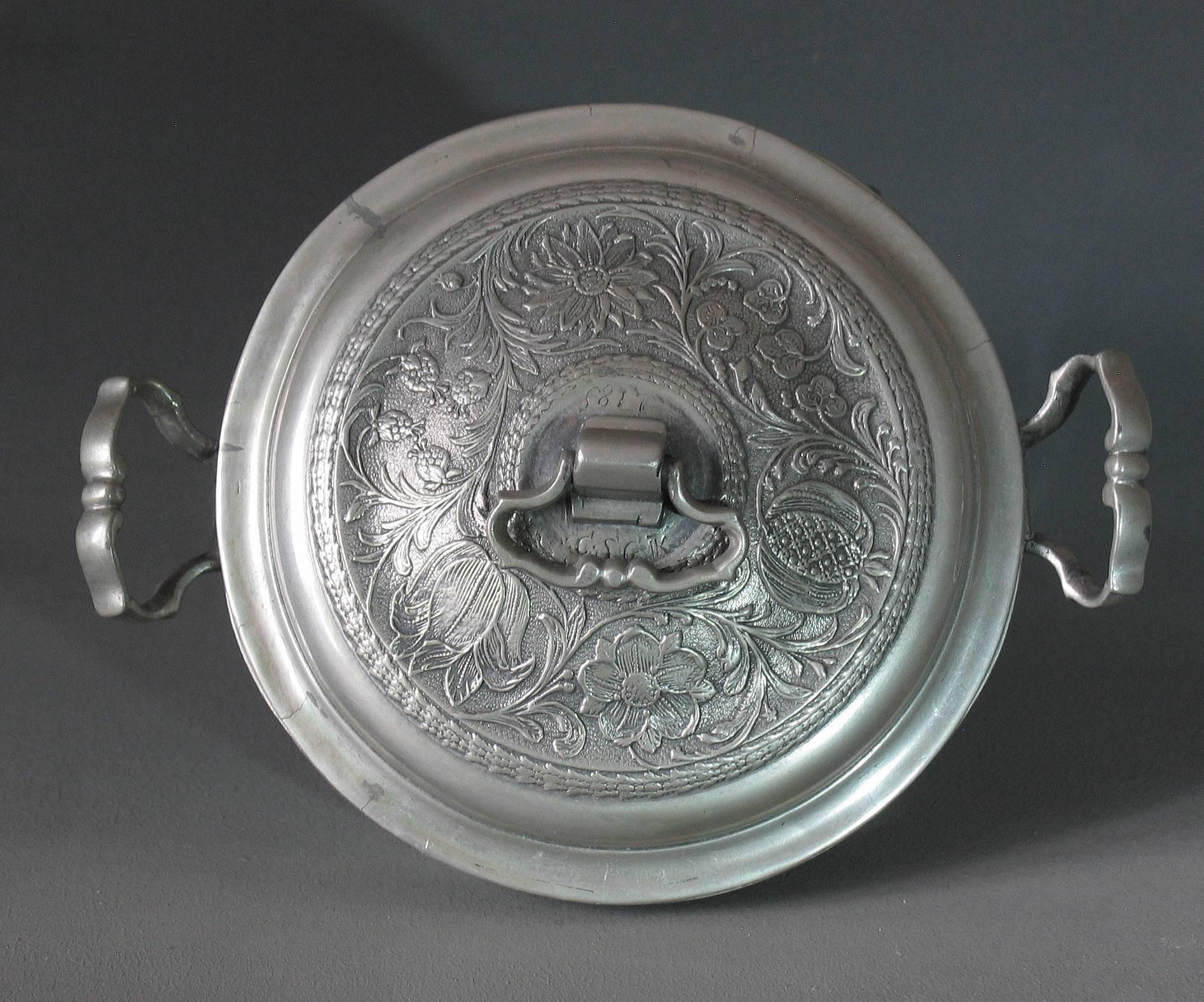 International Style Very Fine Pewter Ecuelle or Lidded Porringer, 18th Century For Sale