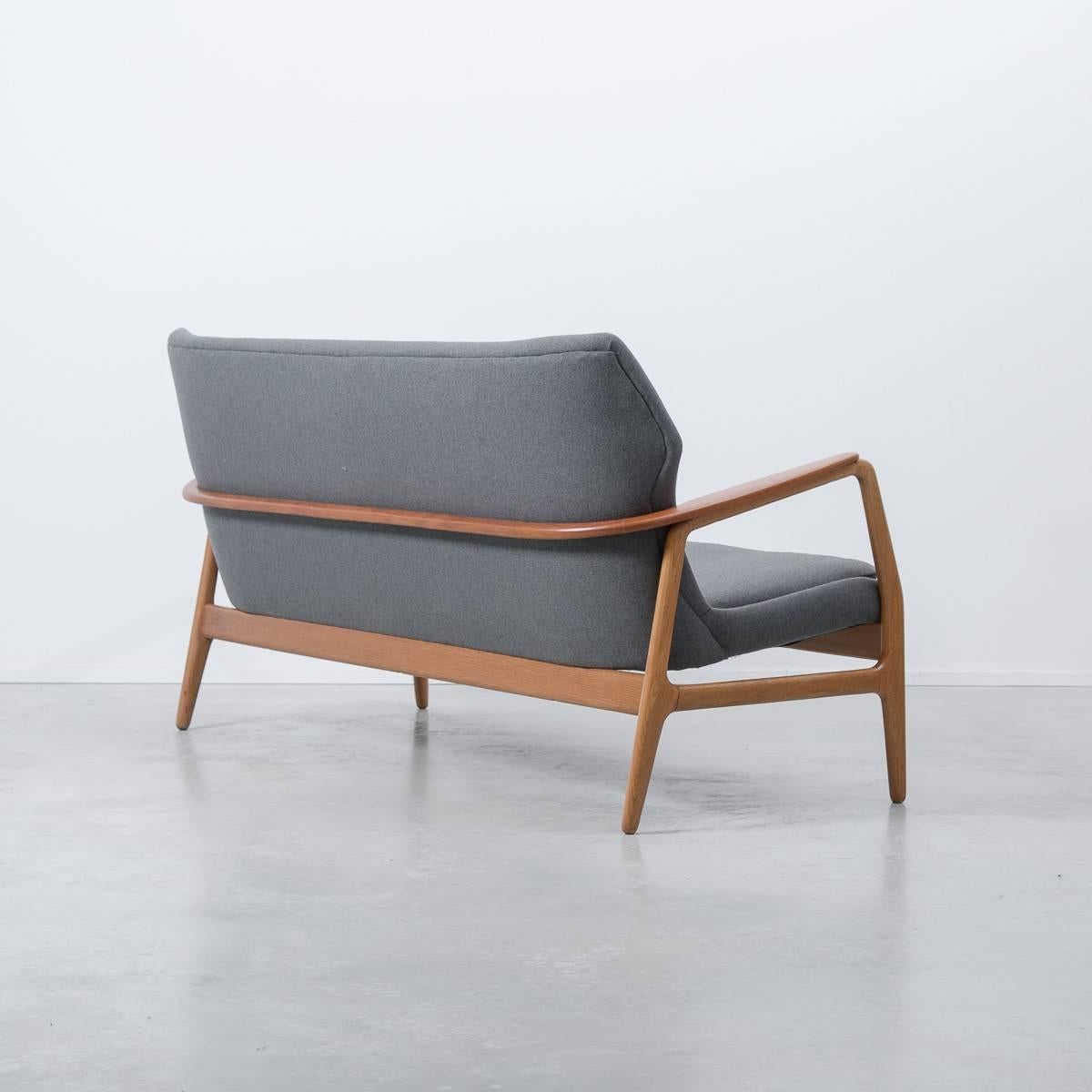 Danish cabinetmaker Aksel Bender Madsen learnt his trade at the Furniture School at the Royal Danish Academy of Fine Arts, graduating in 1940. Thereafter he worked with the famous architects Kaare Klint and Arne Jacobsen until 1943. 

This