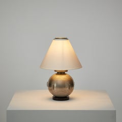 Lámpara de mesa de peltre de Sylvia Stave para C.G. Hallberg - Suecia, década de 1930