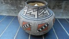 Early 1920s Century Native American Zuni Pottery Jar