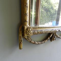 Early 19th Century Wood and Gesso American Federal Mirror with Eagle