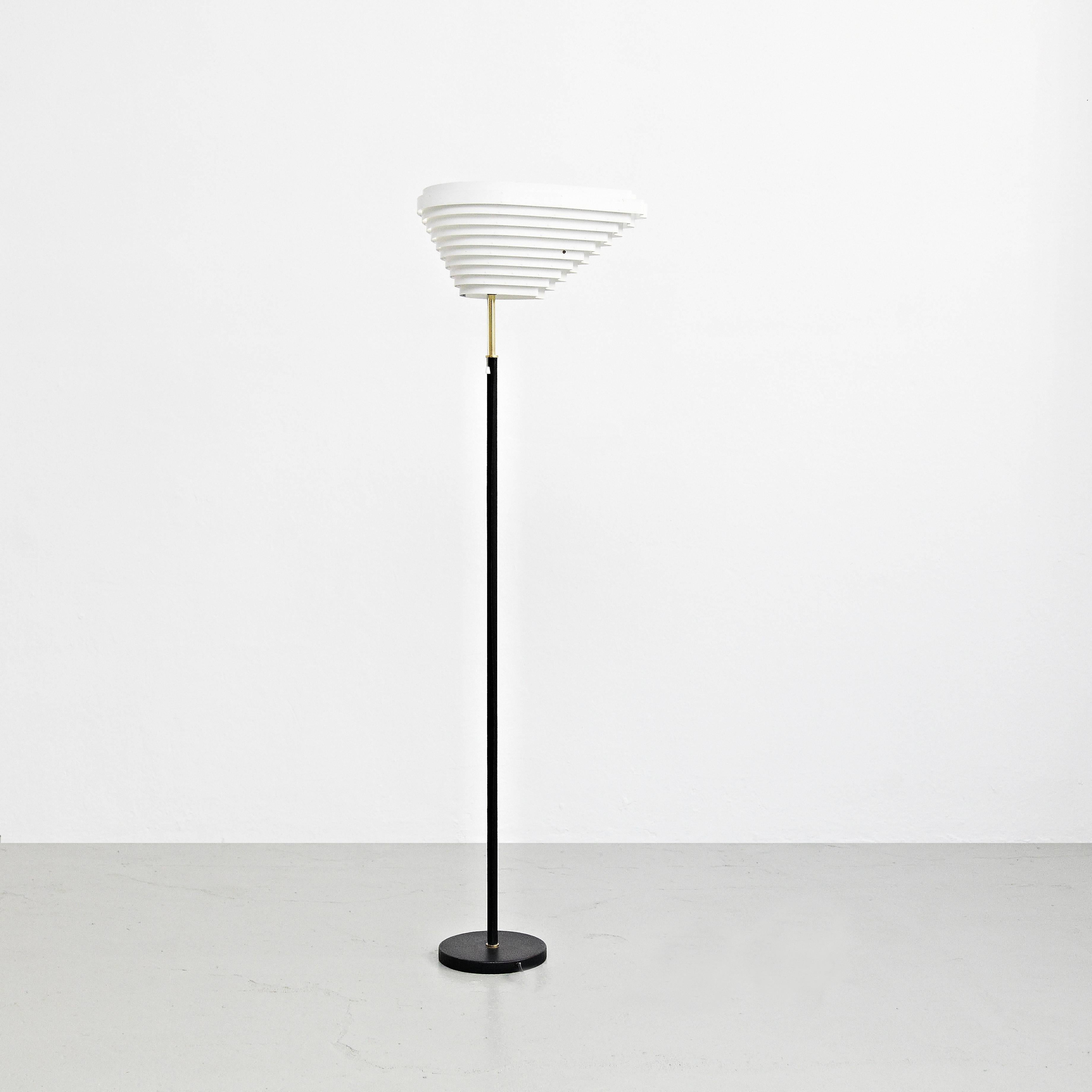 Mid-20th Century Alvar Aalto A805 Floor Lamp for Artek, circa 1953