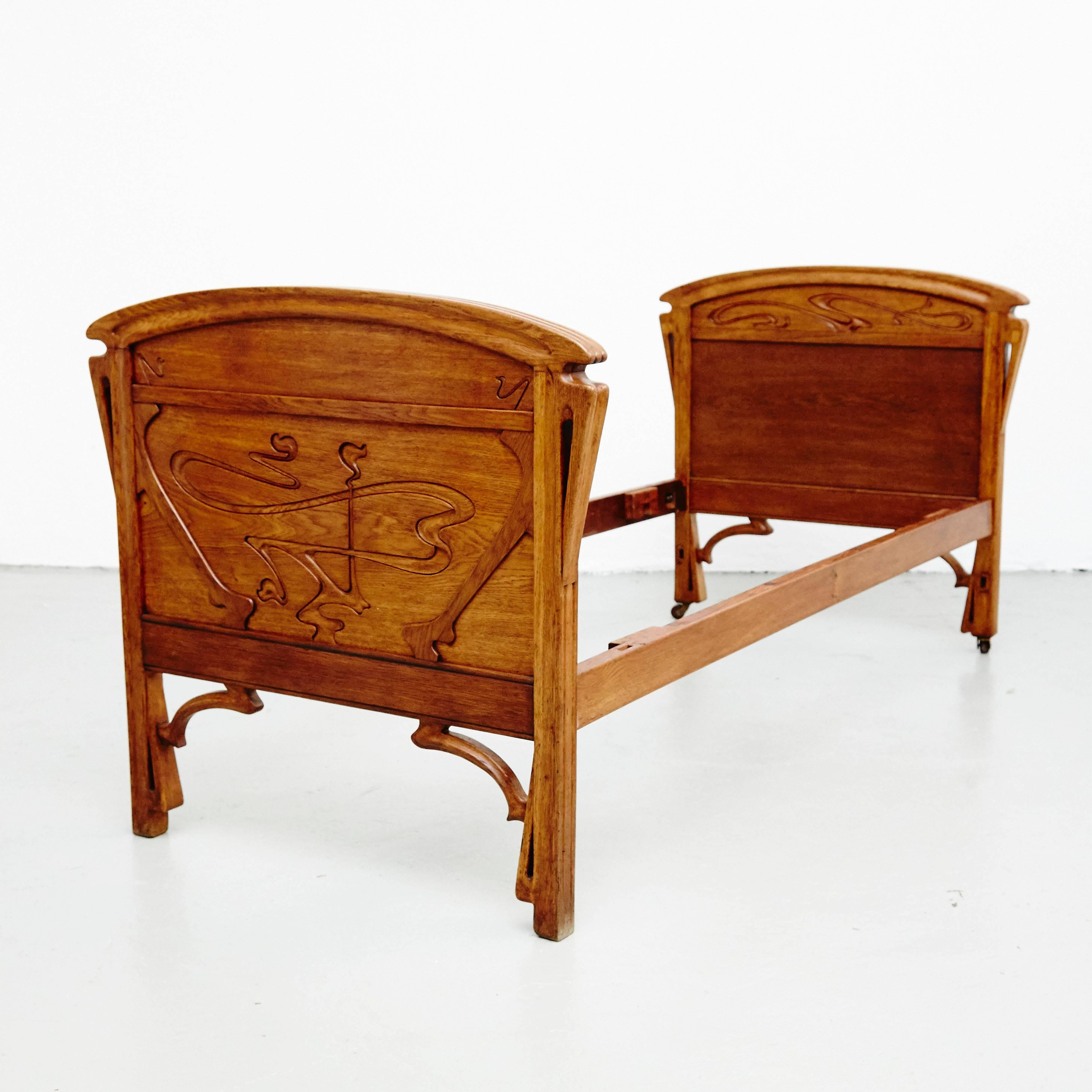 Catalan modernist bed by unknown designer in Barcelona (Spain), circa 1900

Oak

In good original condition, with minor wear consistent with age and use, preserving a nice patina .