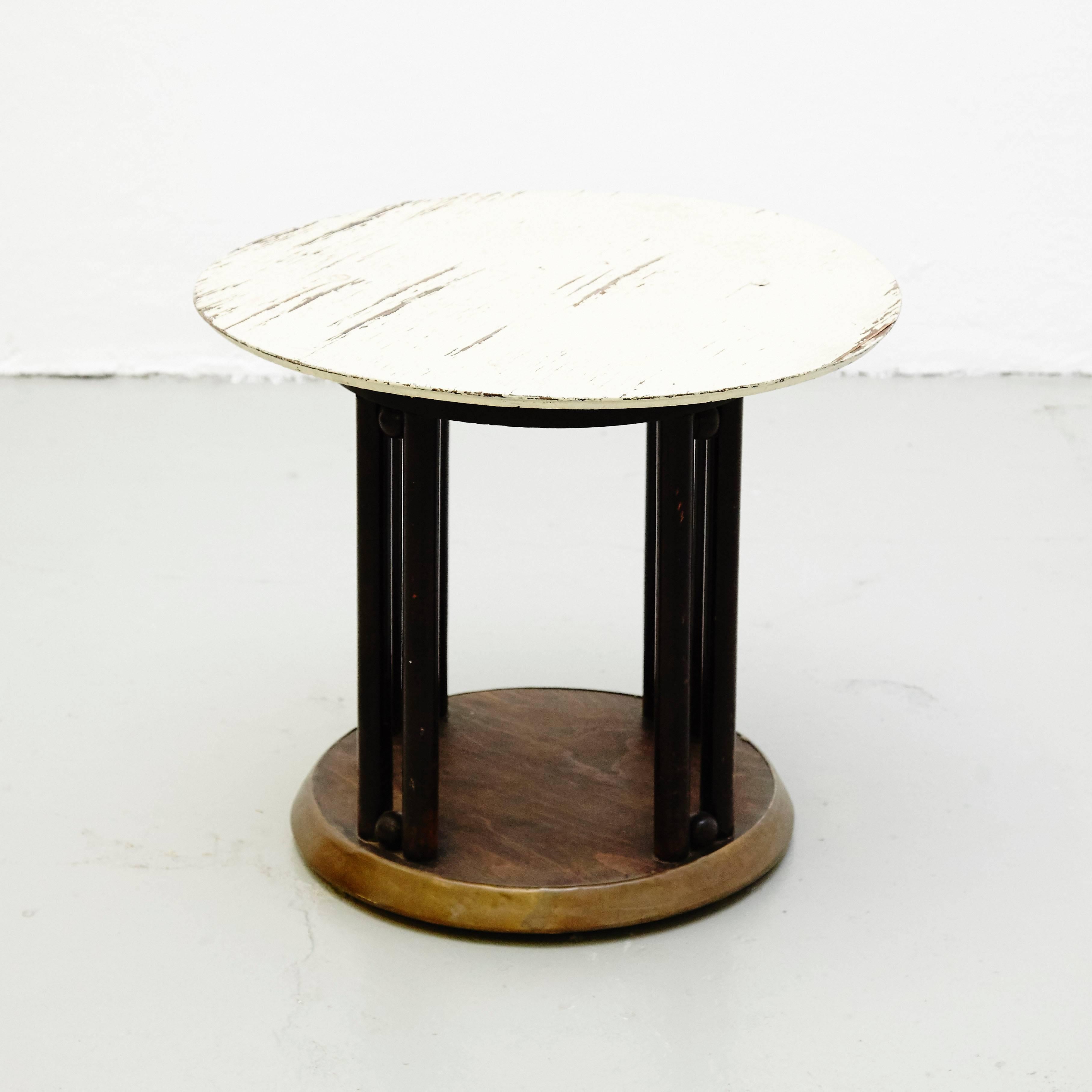  Side table designed by Josef Hoffmann, circa 1905 for Cabaret Fledermaus in Viena.
Manufactured by Kohn (Austria), circa 1920.
Lacquered wood.

With manufacturers label to the underside.

In great original condition, preserving a beautiful