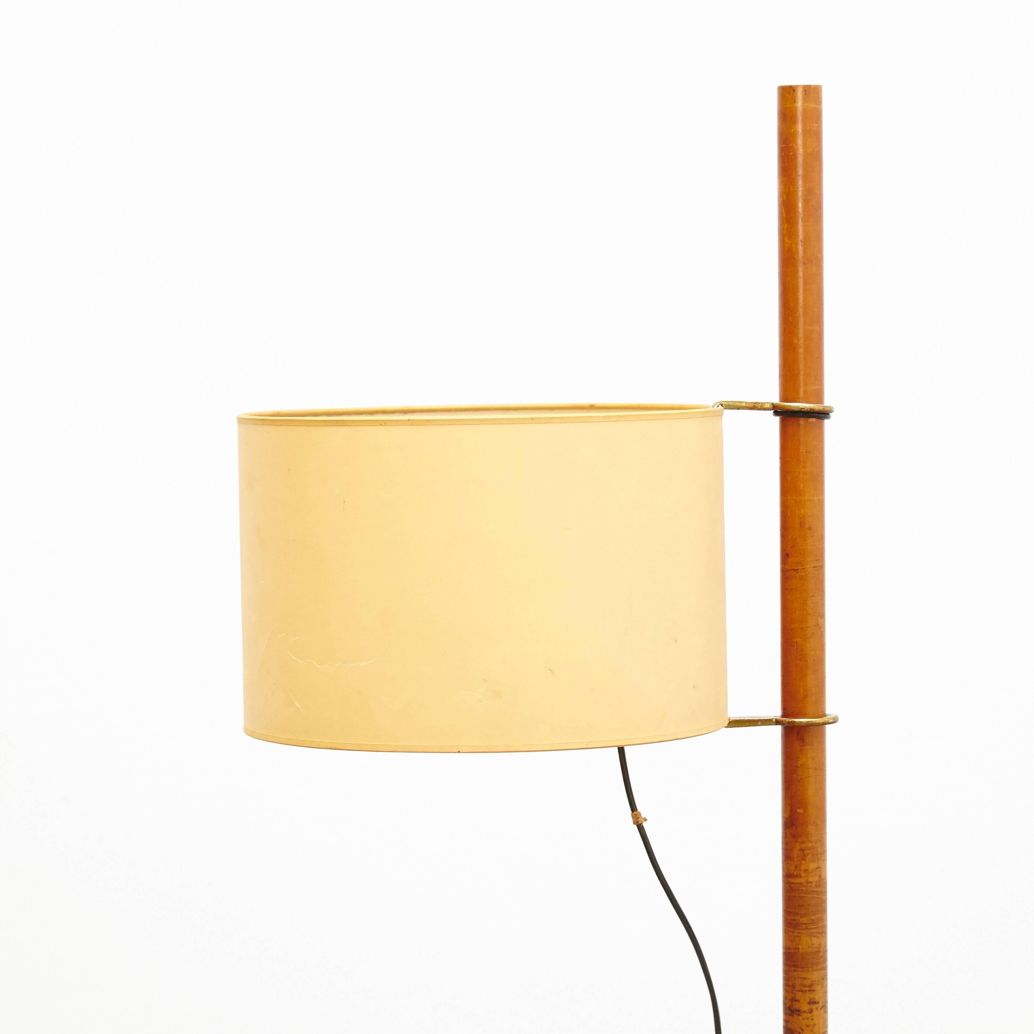 Floor Lamp designed by Miguel Milá, circa 1961.
Manufactured by Tramo (Spain), circa 1961.

In good original condition, with minor wear consistent with age and use, preserving a beautiful patina.

Miguel Milá represents like no other person