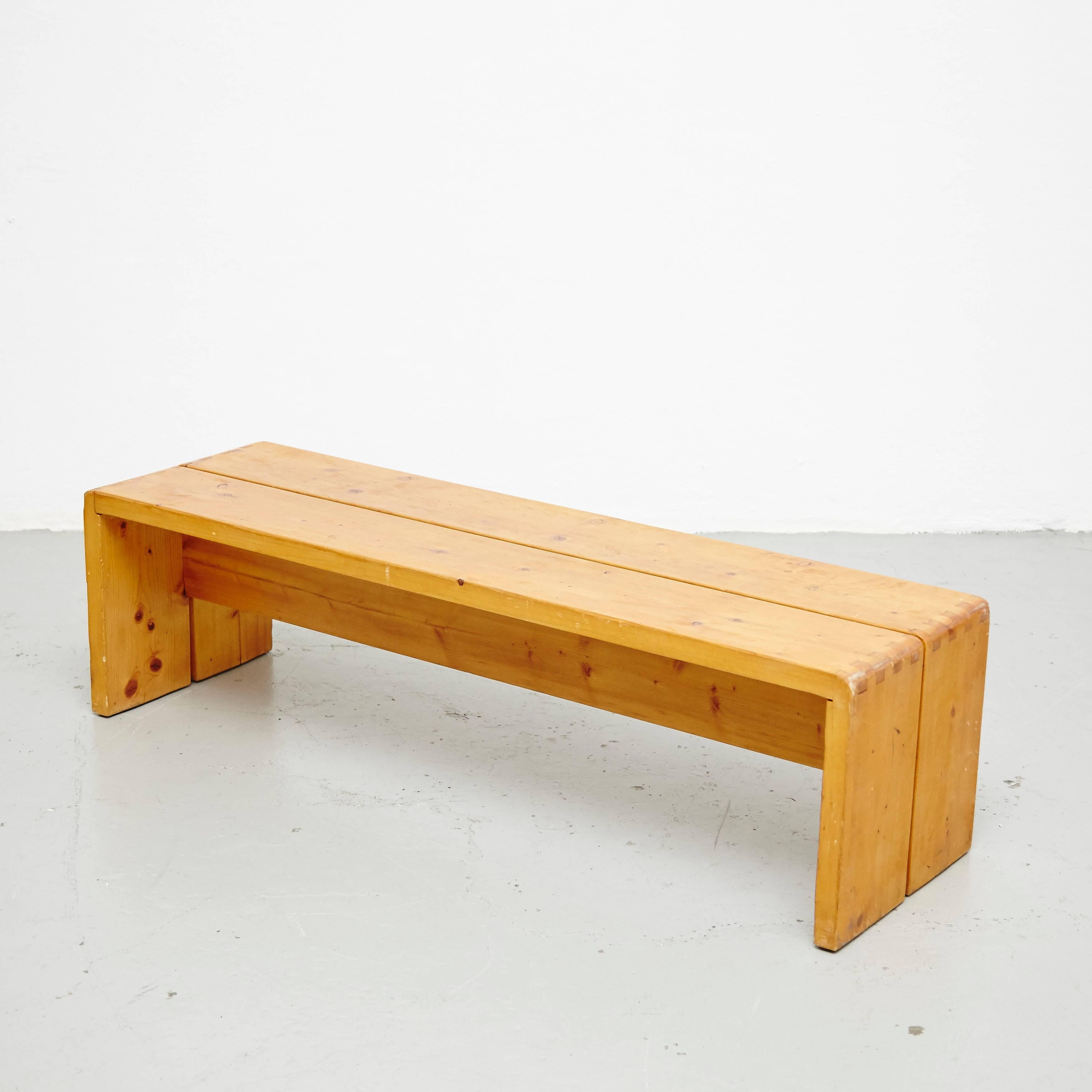 Benches designed by Charlotte Perriand for Les Arcs ski resort circa 1960, manufactured in France.
Pine wood.

In good original condition, with minor wear consistent with age and use, preserving a beautiful patina.

Charlotte Perriand