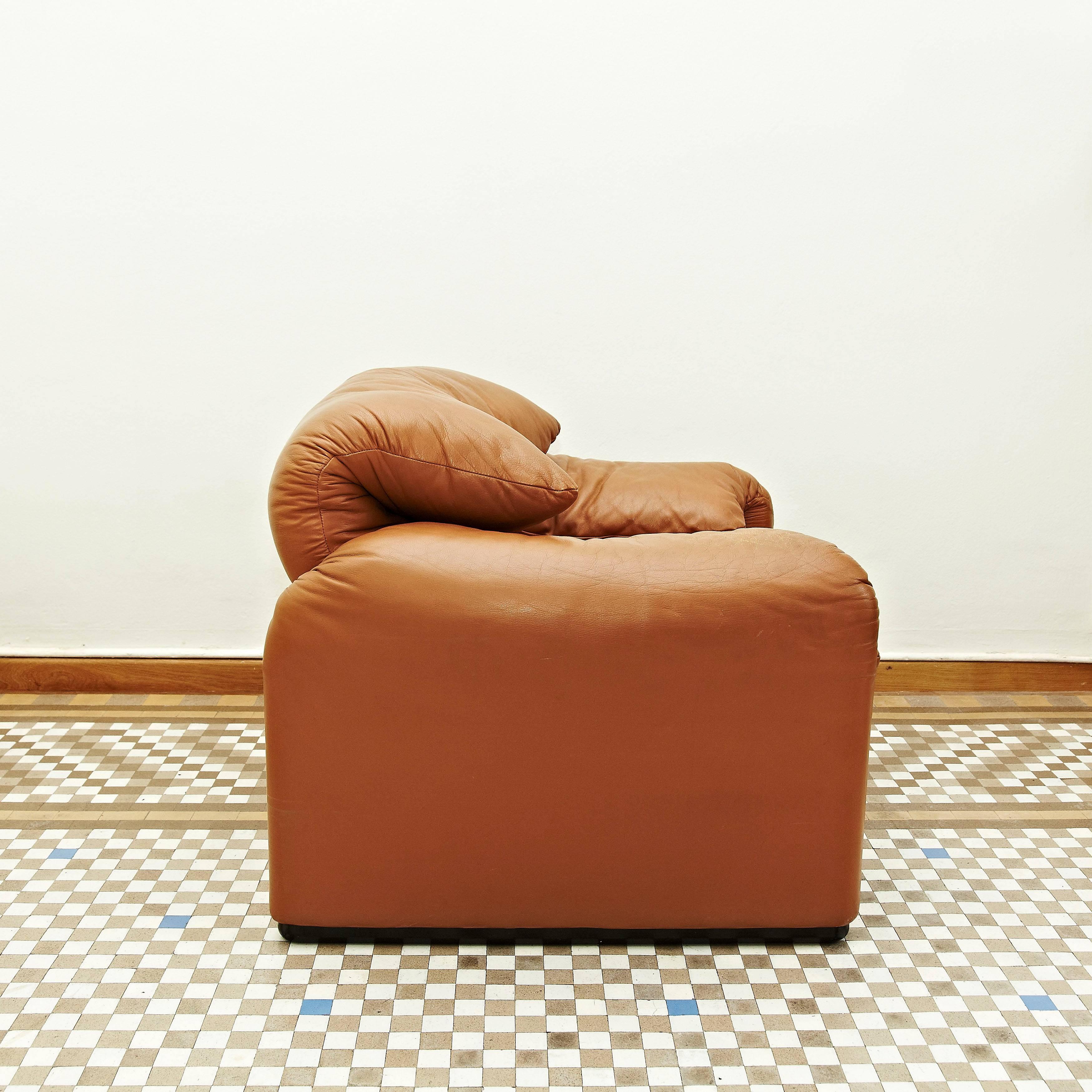 Easy Chair Maralunga by Vico Magistretti for Cassina In Good Condition In Barcelona, Barcelona