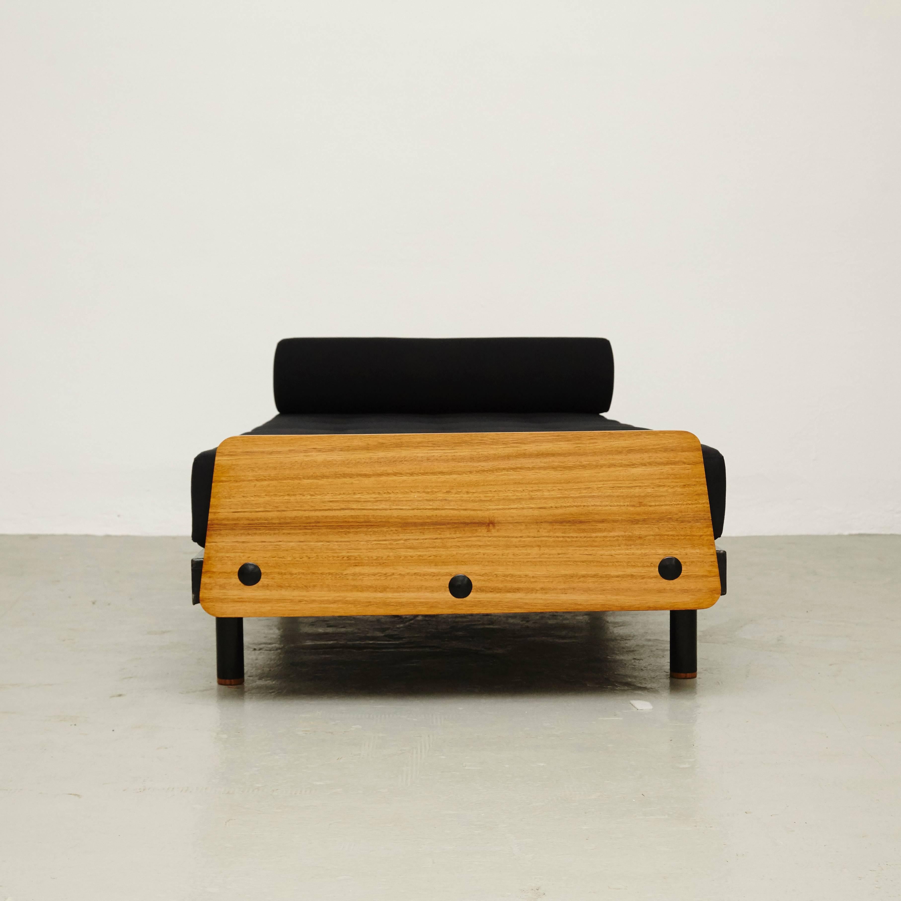 Mid-Century Modern Jean Prouvé S.C.A.L. Daybed, circa 1950