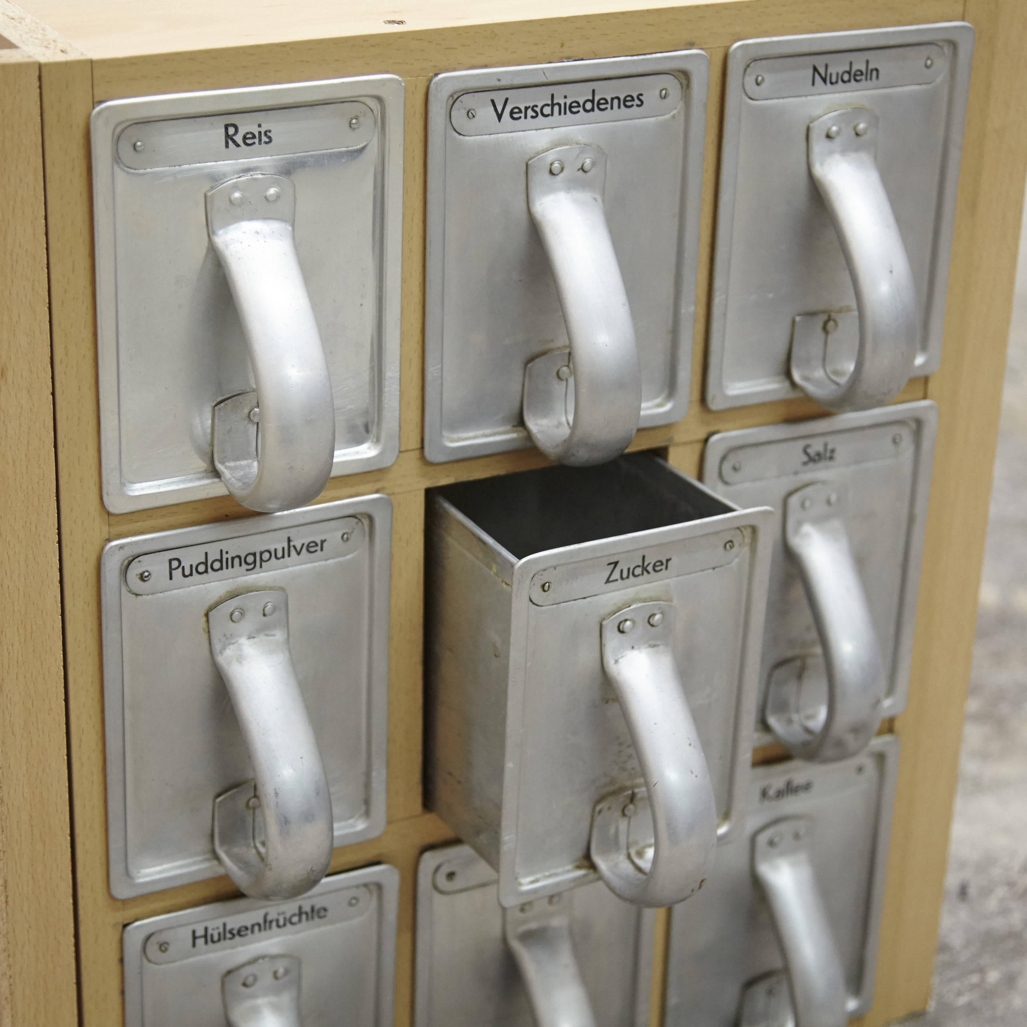 frankfurt kitchen aluminum drawers