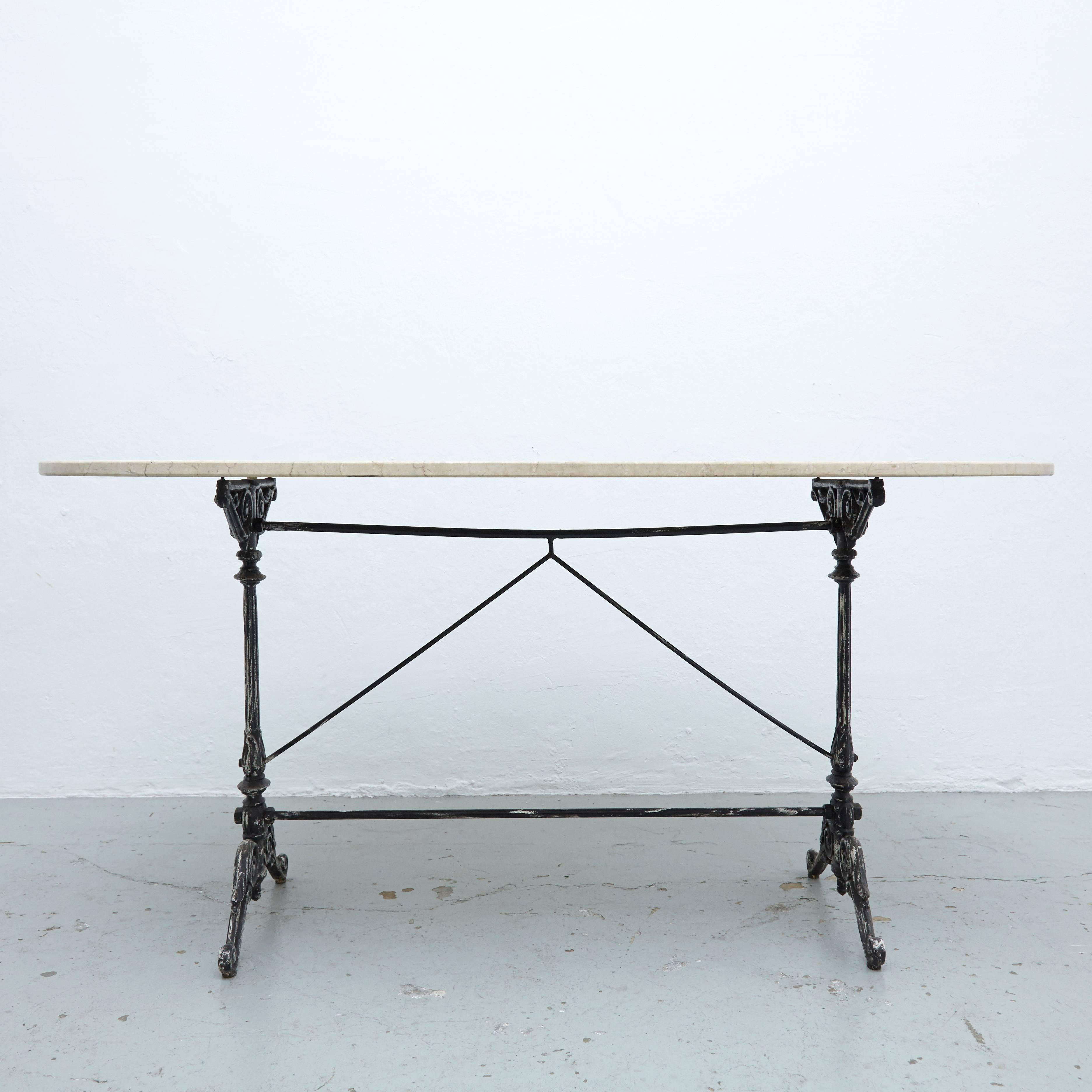 French marble table by unknown manufacturer in France, circa 1950

Lacquered metal base and marble.

In good original condition, with minor wear consistent with age and use, preserving a beautiful patina.

 