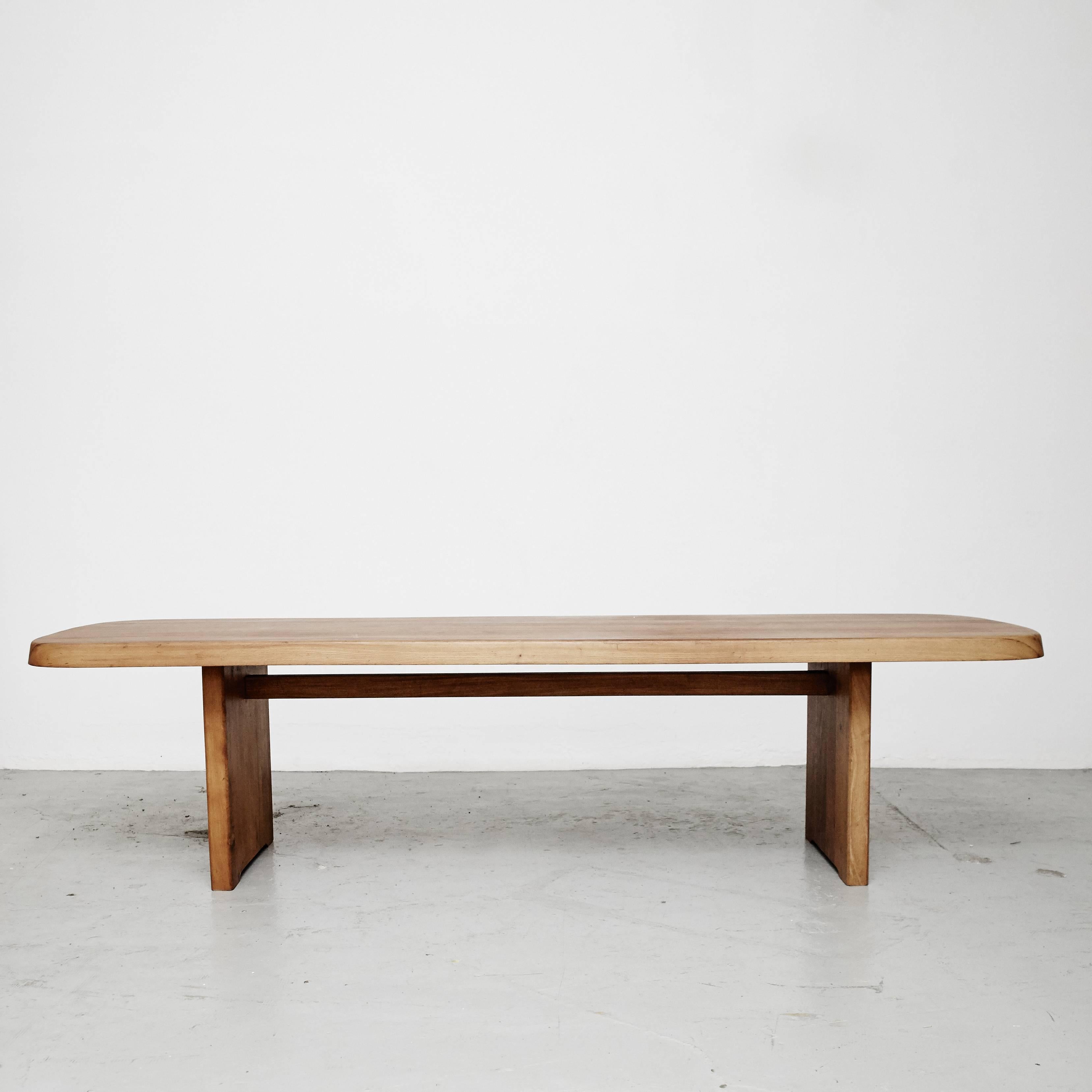 T20 Dining table designed by Pierre Chapo.
Manufactured by Pierre Chapo (France), circa 1960.
Solid elmwood.

Dimensions dining table: 73 cm H x 139 cm W x 69 cm D.

In good original condition, with minor wear consistent with age and use,