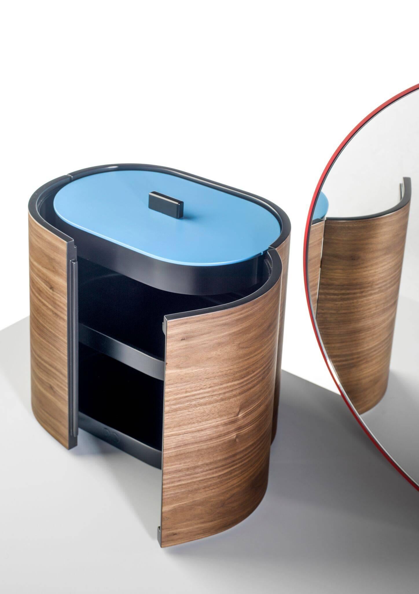 Contemporary Doshi Lieven Chandlo Dressing Table